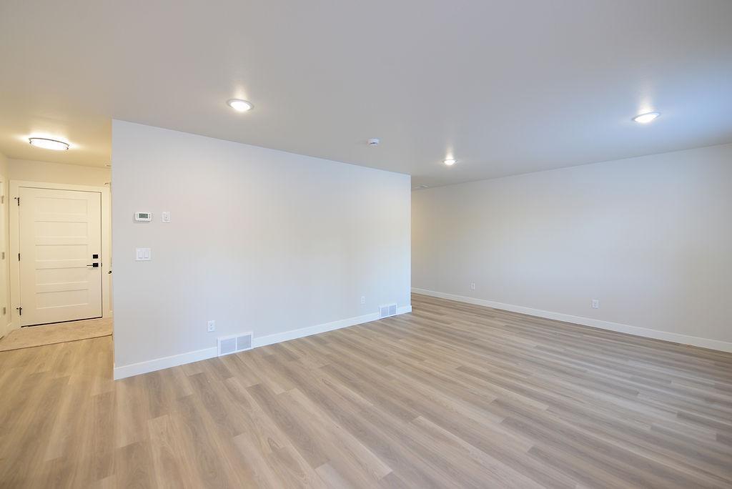 323 3rd Street Property Photo 21