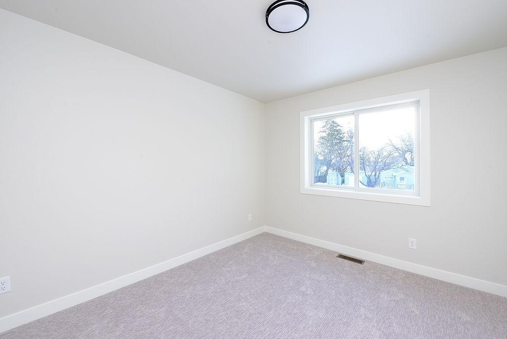 323 3rd Street Property Photo 22