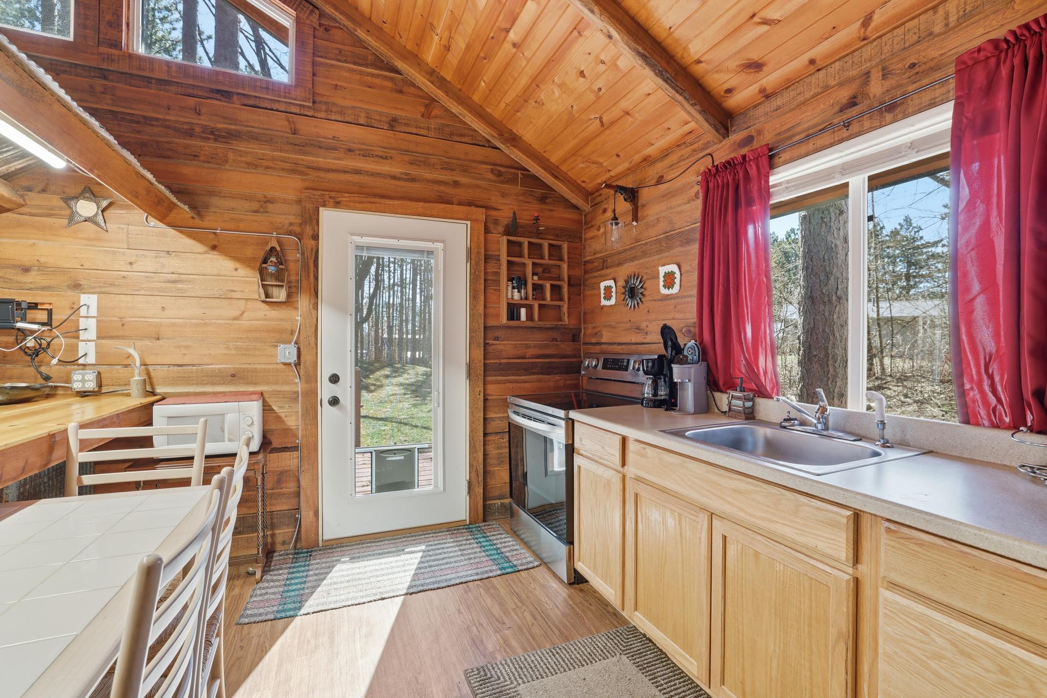 2633 Pine Lane Property Photo 11