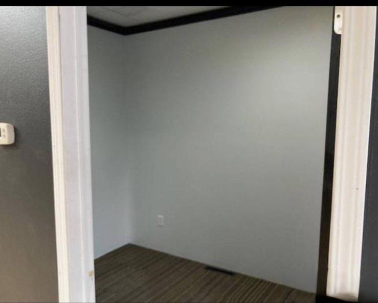 300 Pine Street Property Photo 8
