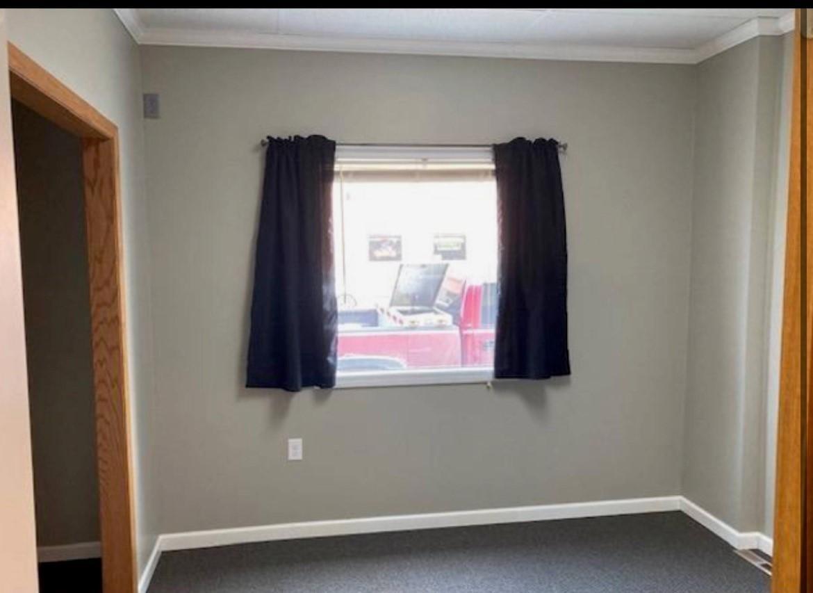 300 Pine Street Property Photo 14