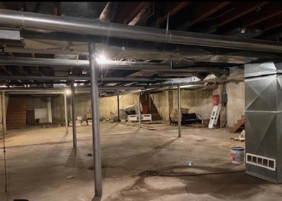 300 Pine Street Property Photo 20