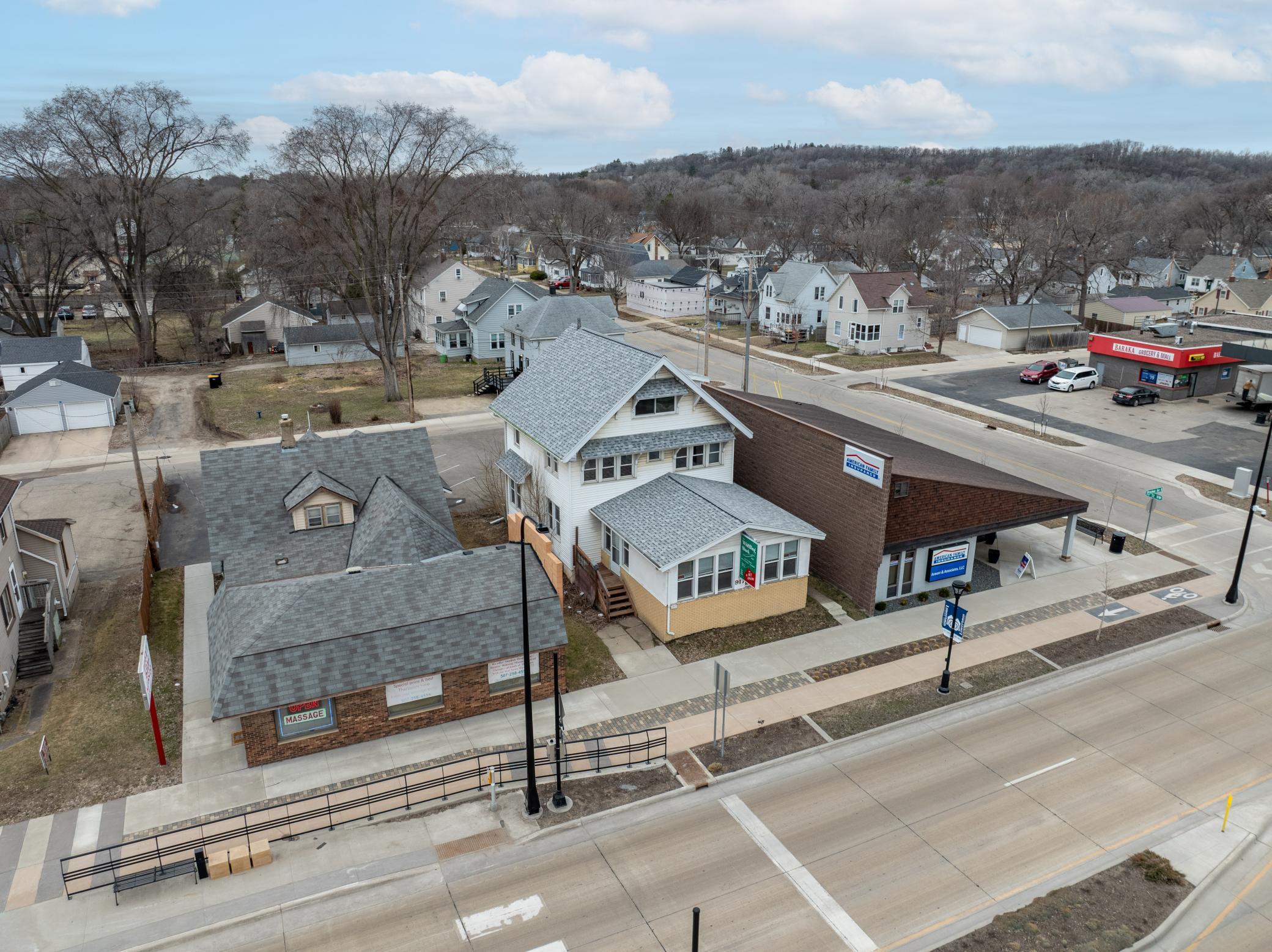 917 Broadway Avenue N Property Photo 6