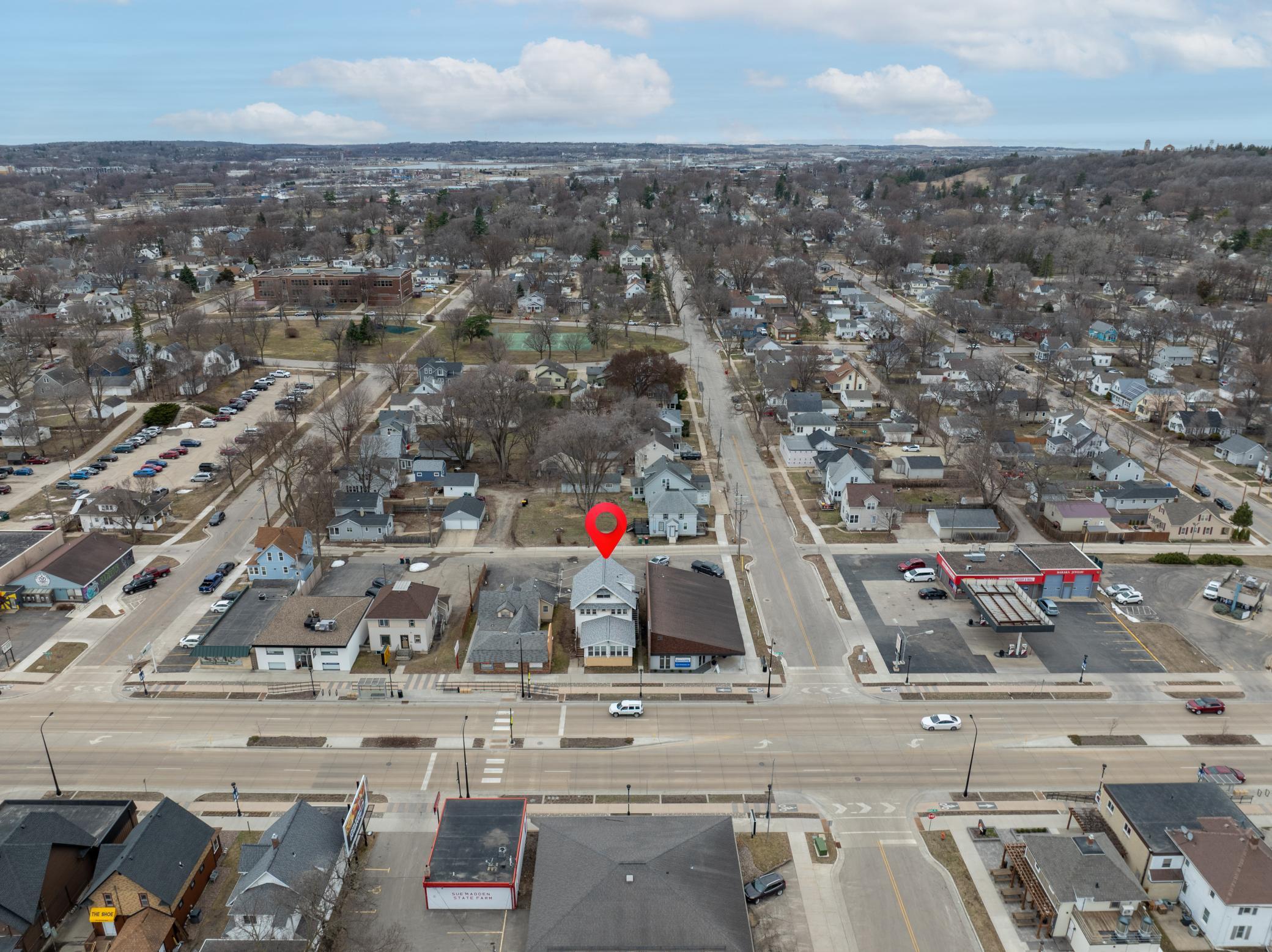 917 Broadway Avenue N Property Photo 11