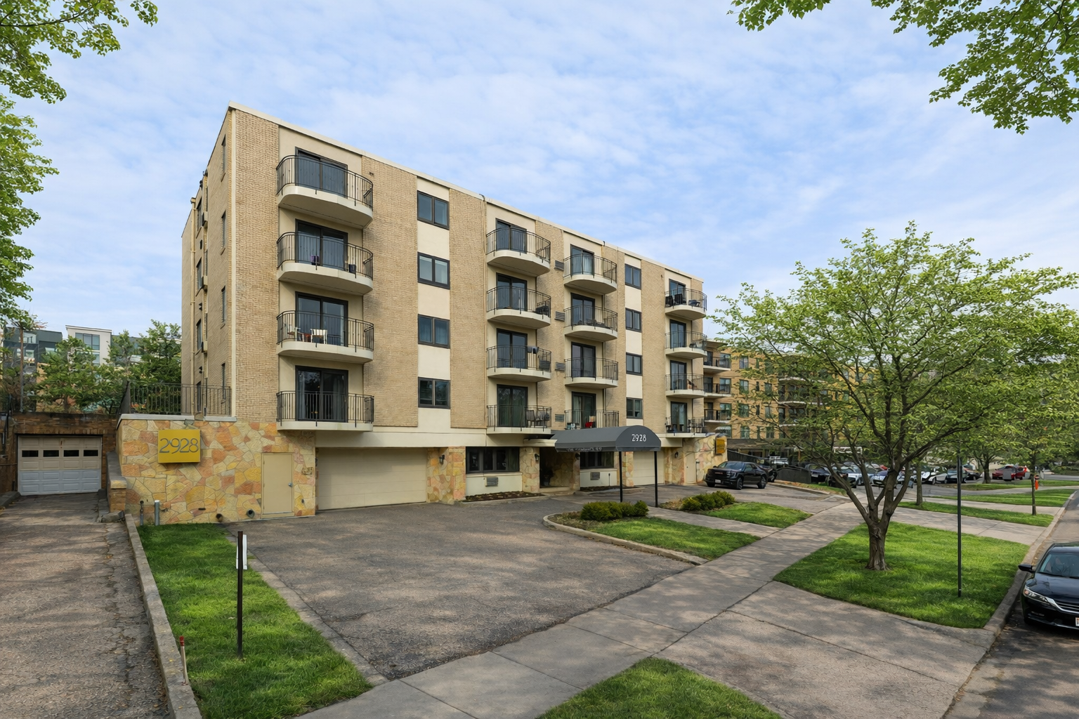 2928 Dean Parkway 2L Property Photo 1
