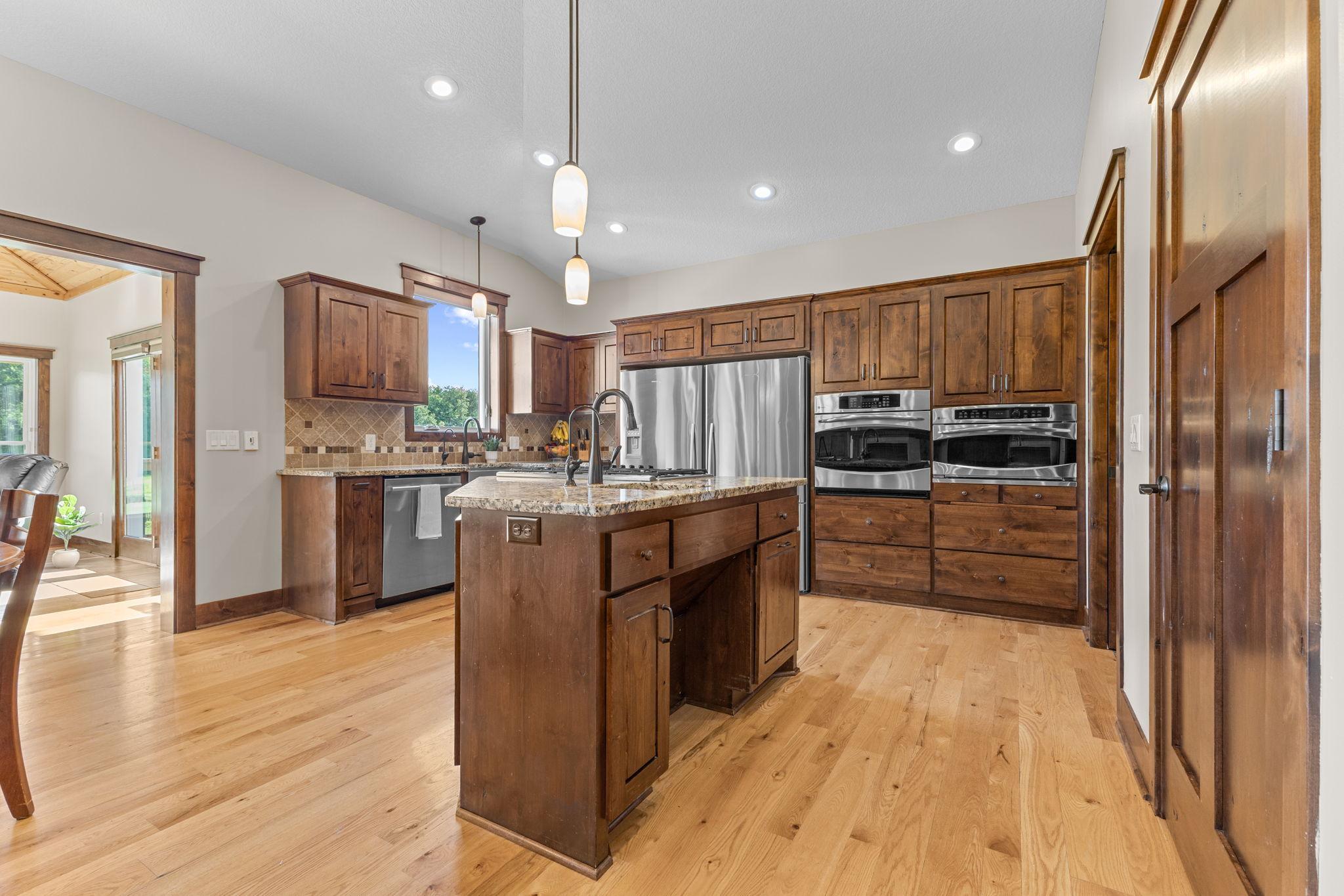 23555 Saddle Ridge Drive Property Photo 6