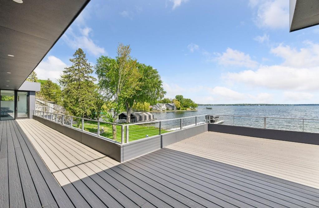 1225 Shoreline Drive Property Photo 4