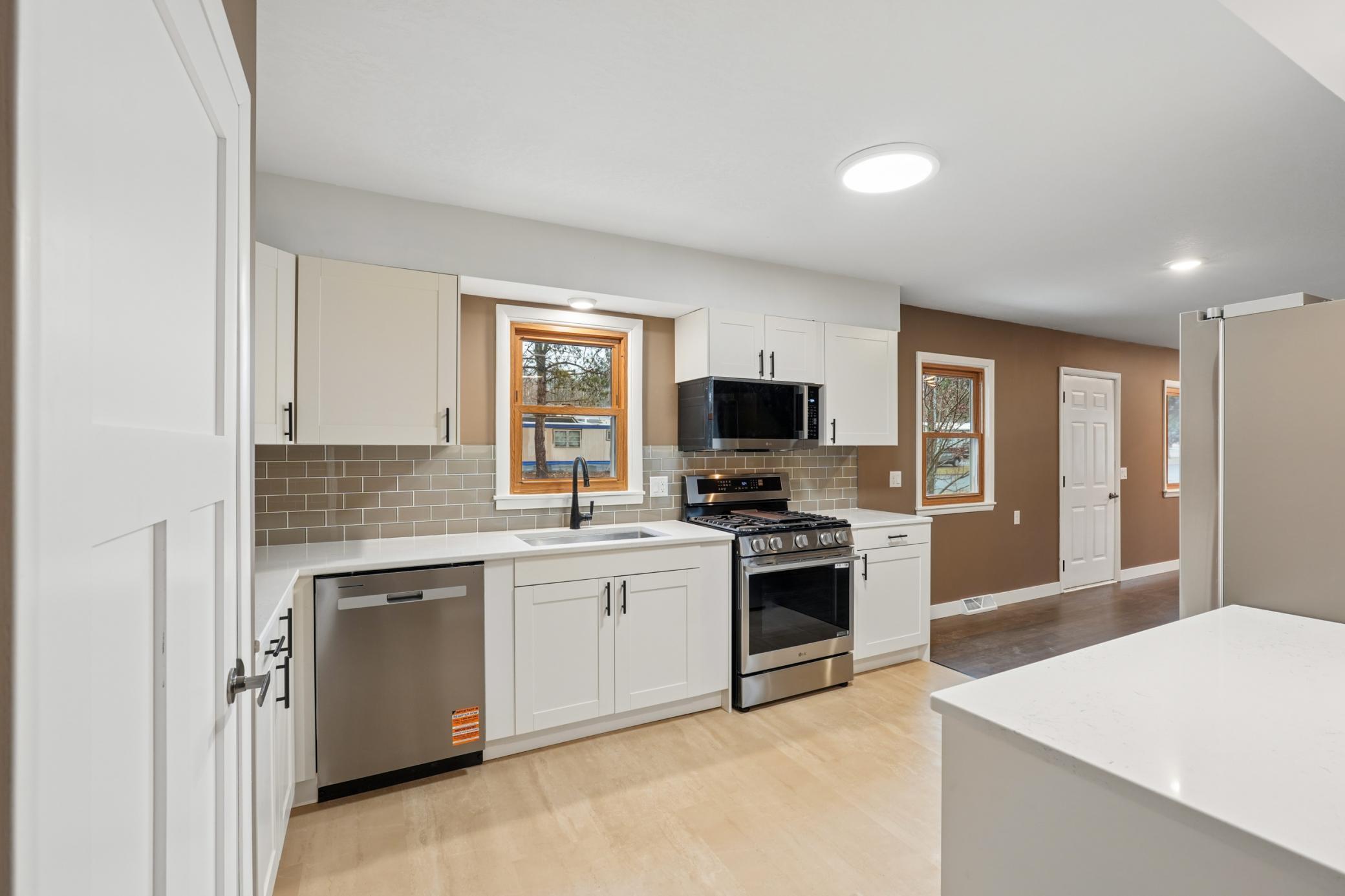 351 Horsmann Avenue Property Photo 6