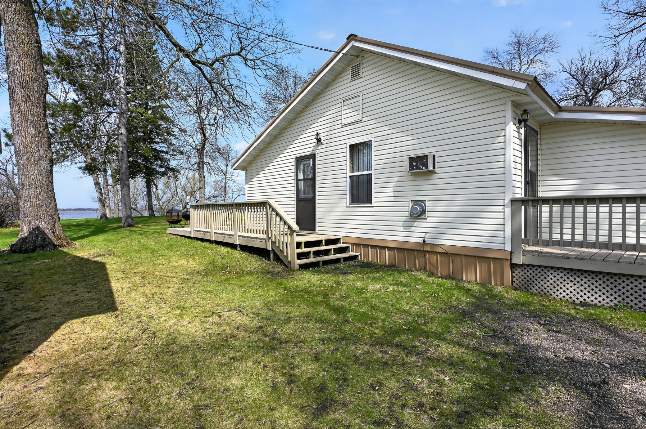 #1 Lake St E 1 Property Photo 3