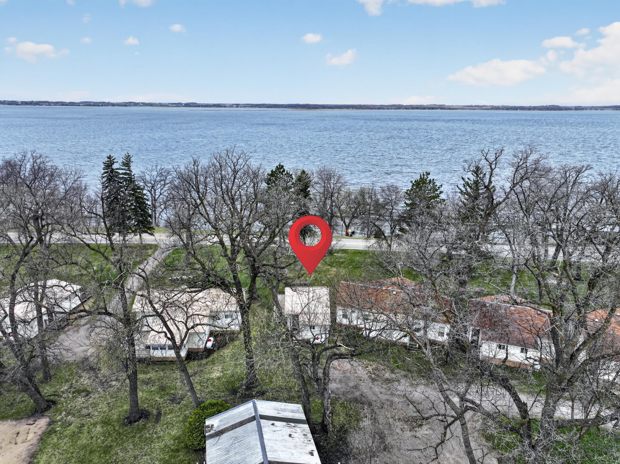 #1 Lake St E 1 Property Photo 6