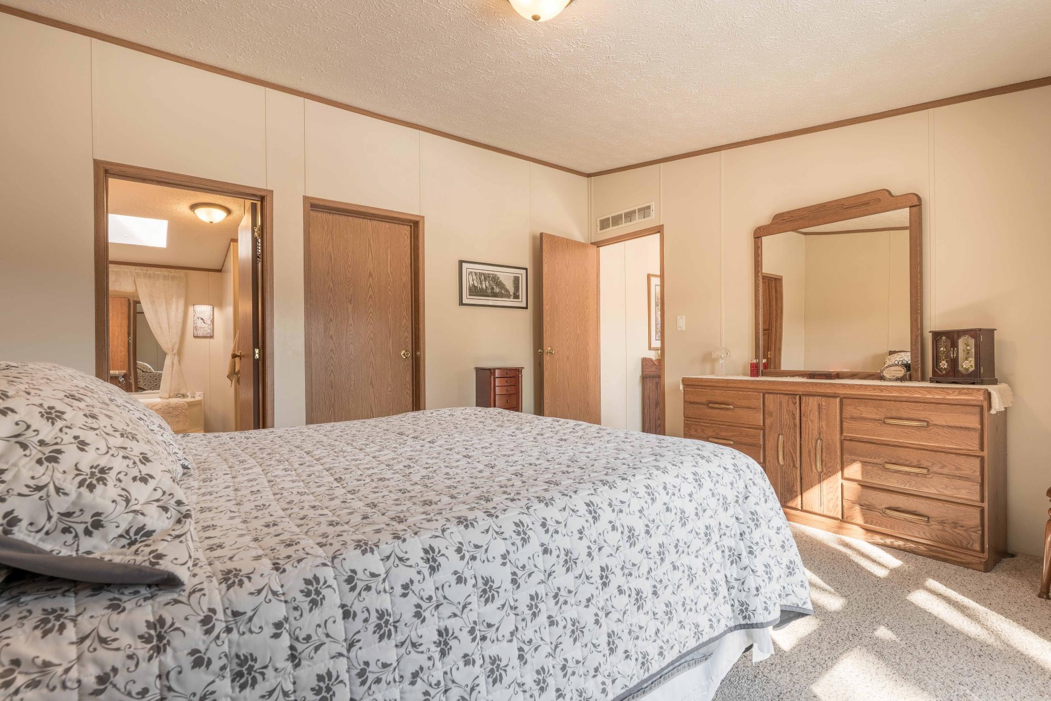 14547 Hilltop Road Property Photo 16