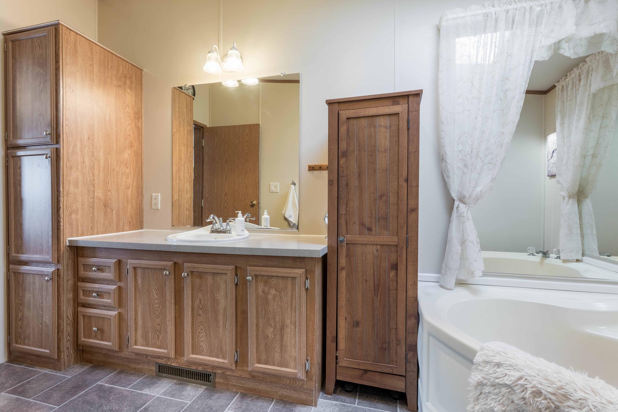 14547 Hilltop Road Property Photo 17