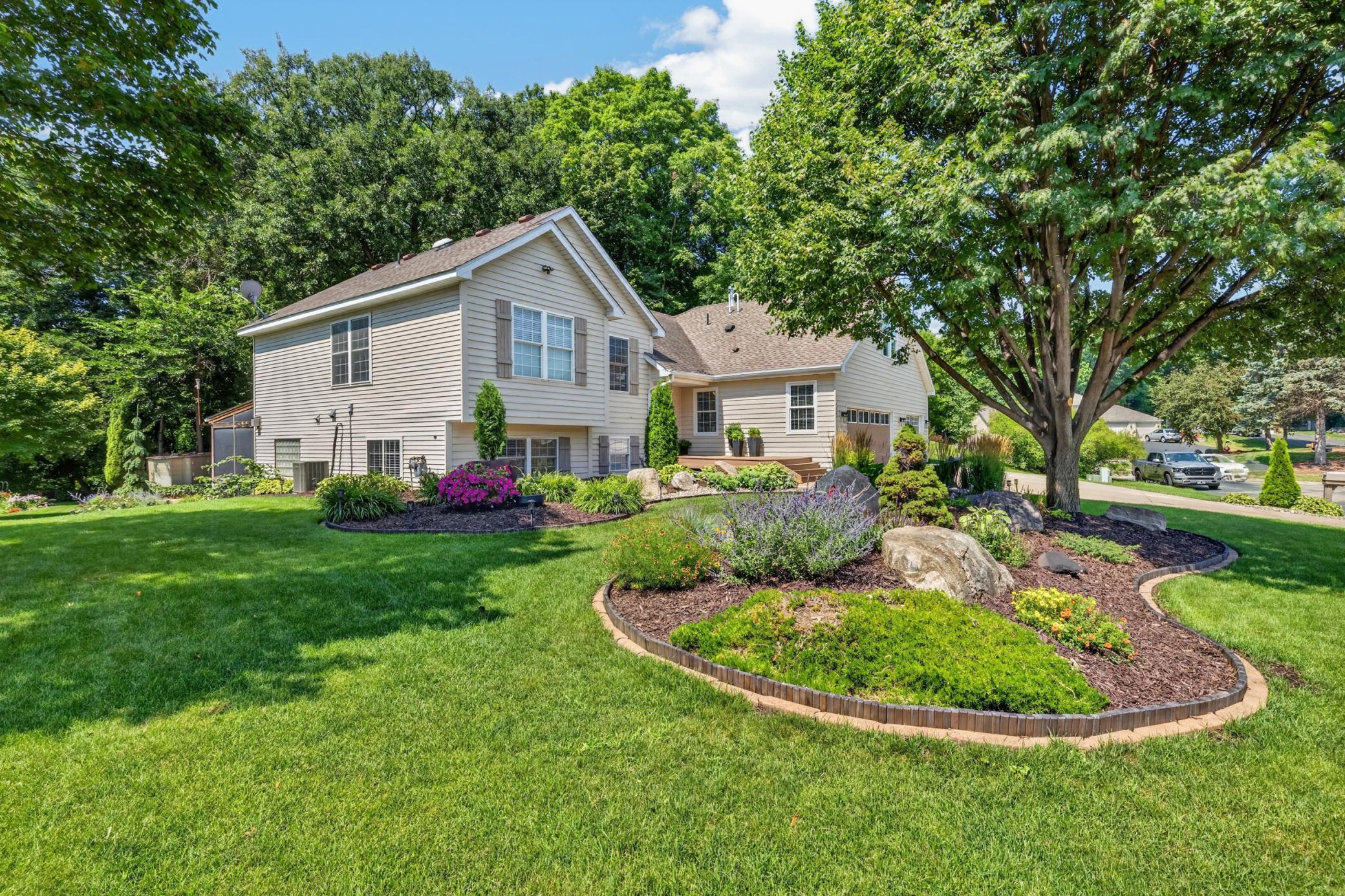 4087 Raspberry Ridge Road Ne Property Photo 1