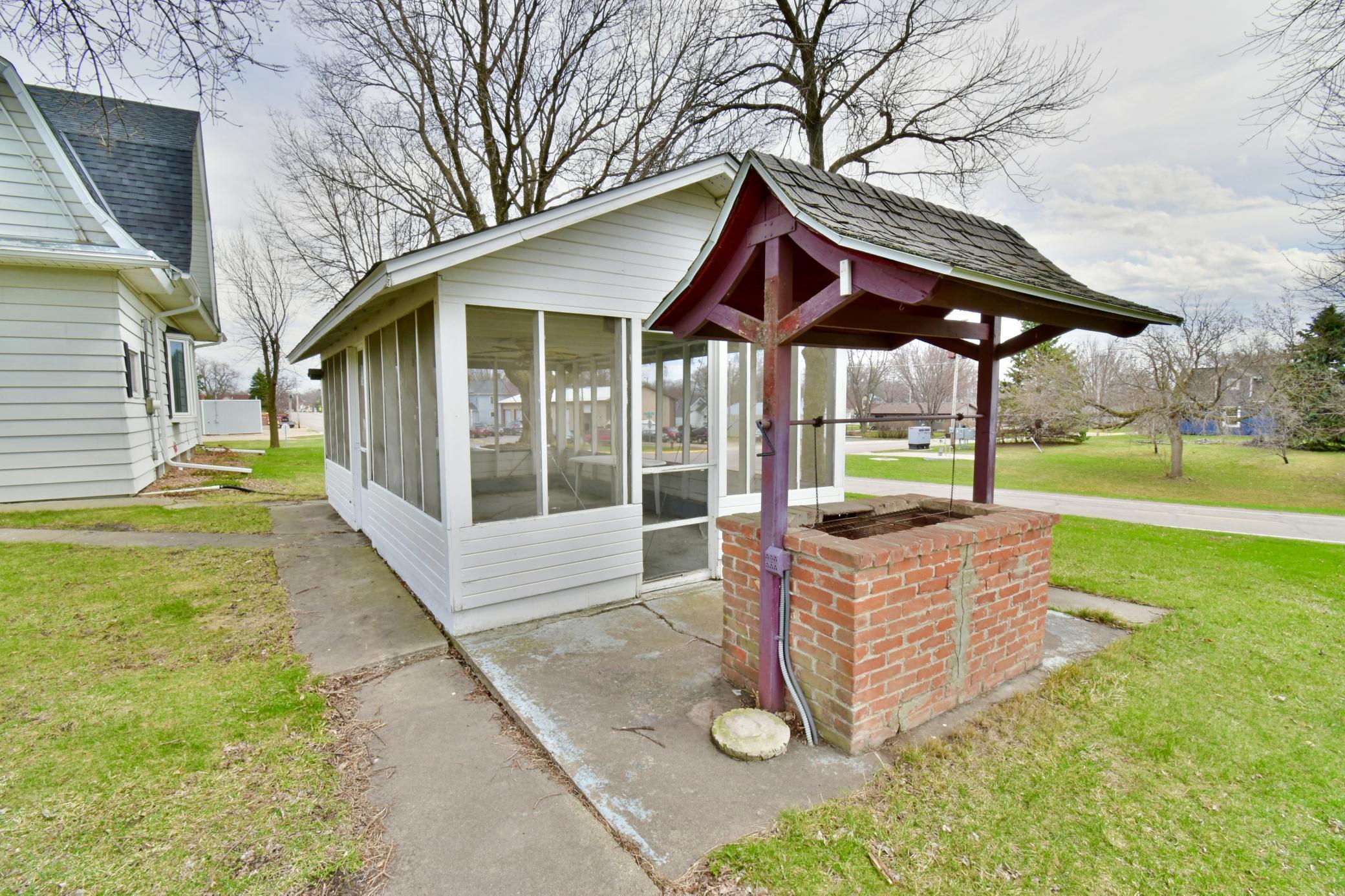 140 1st Avenue N Property Photo 7