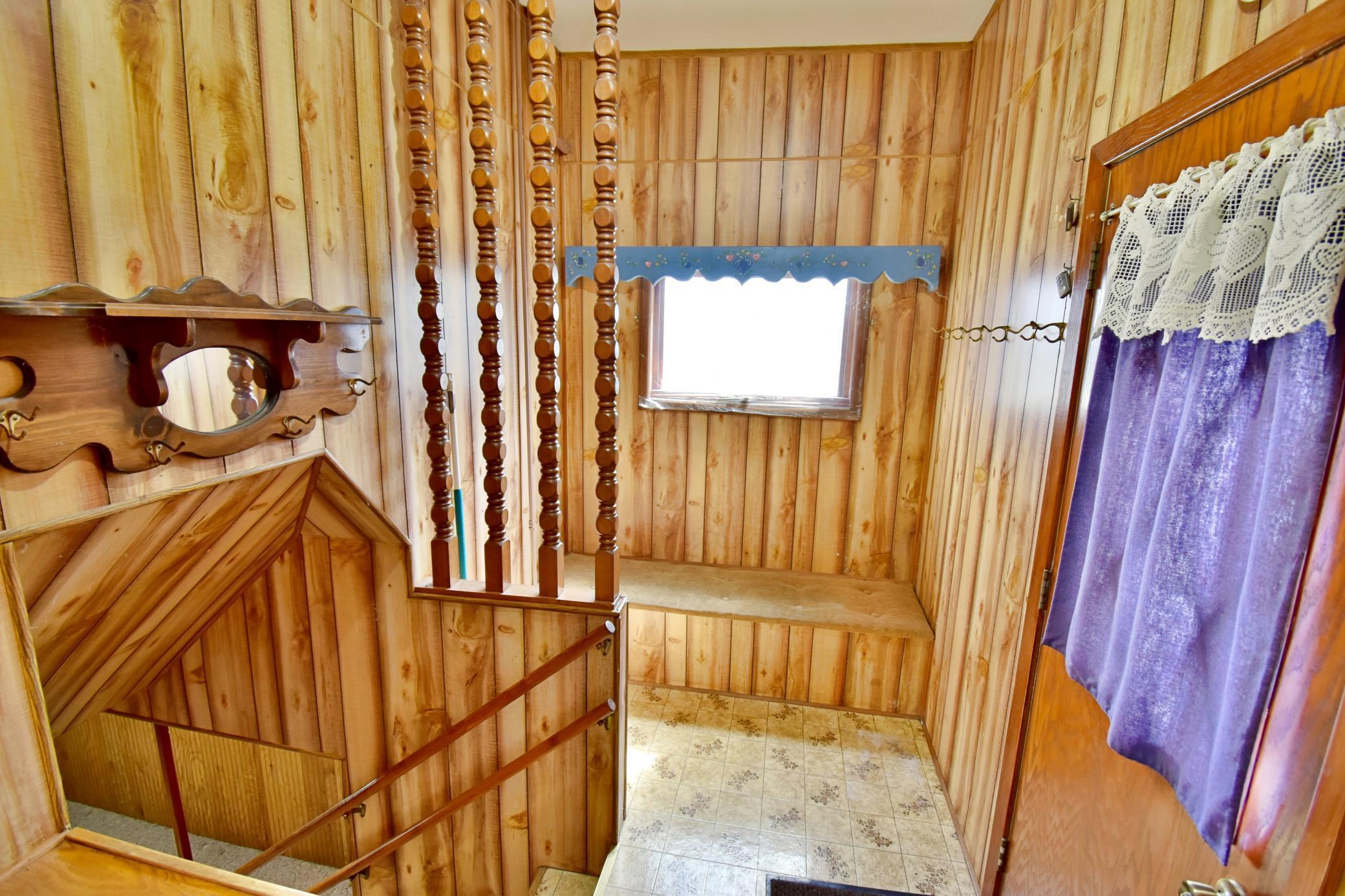 140 1st Avenue N Property Photo 9