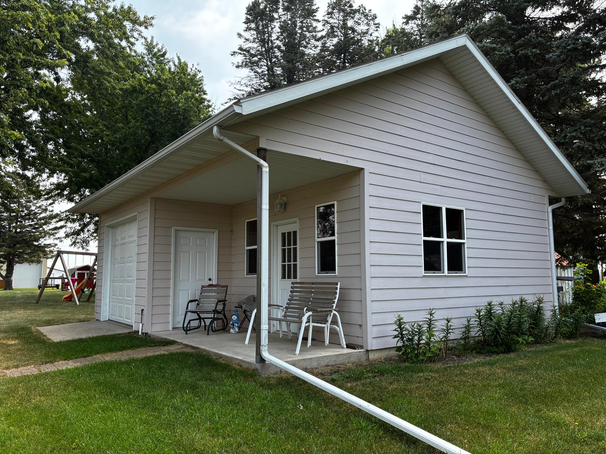 407 Park Street Property Photo 3