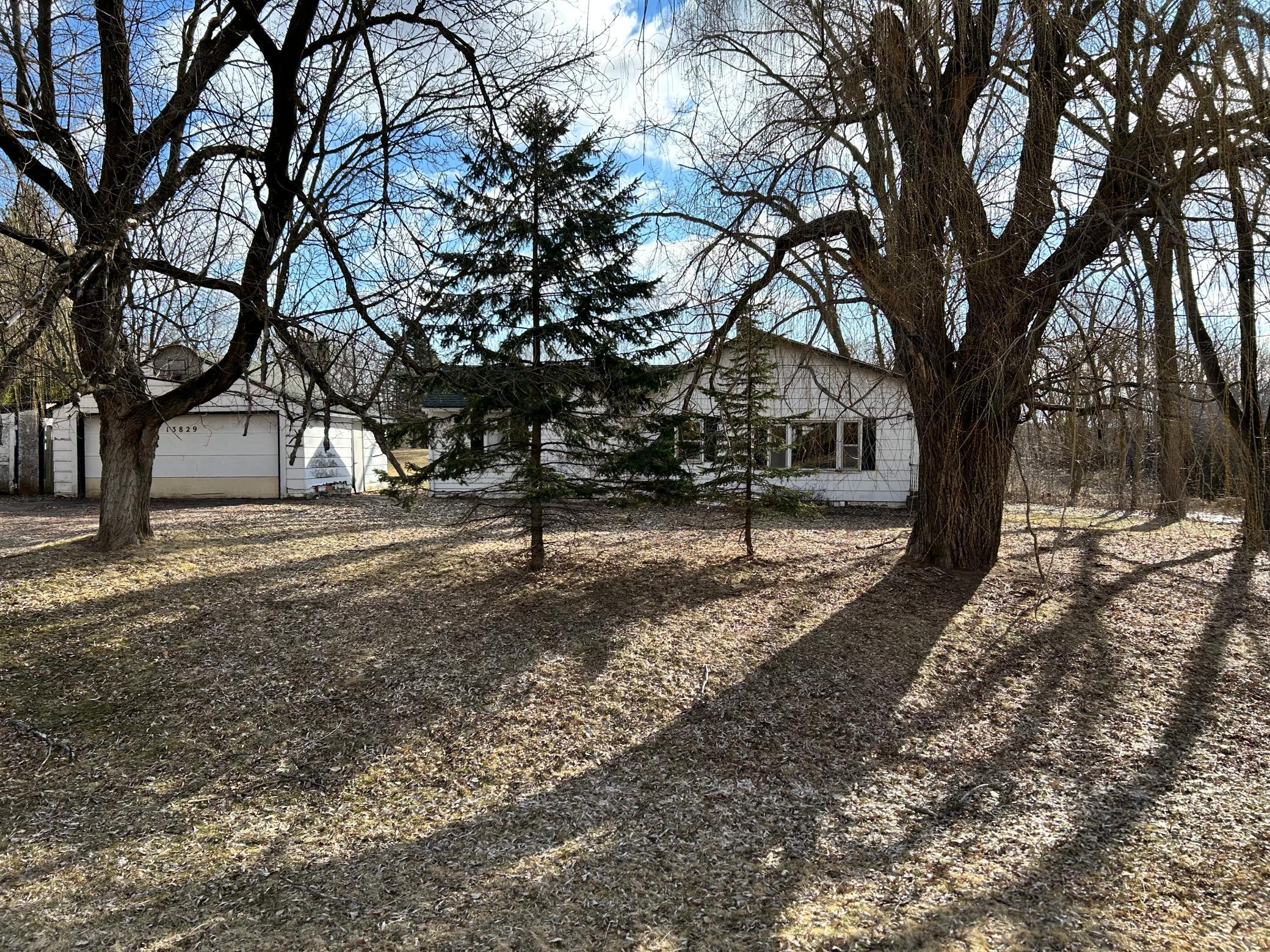 13829 Isleton Avenue N Property Photo 1