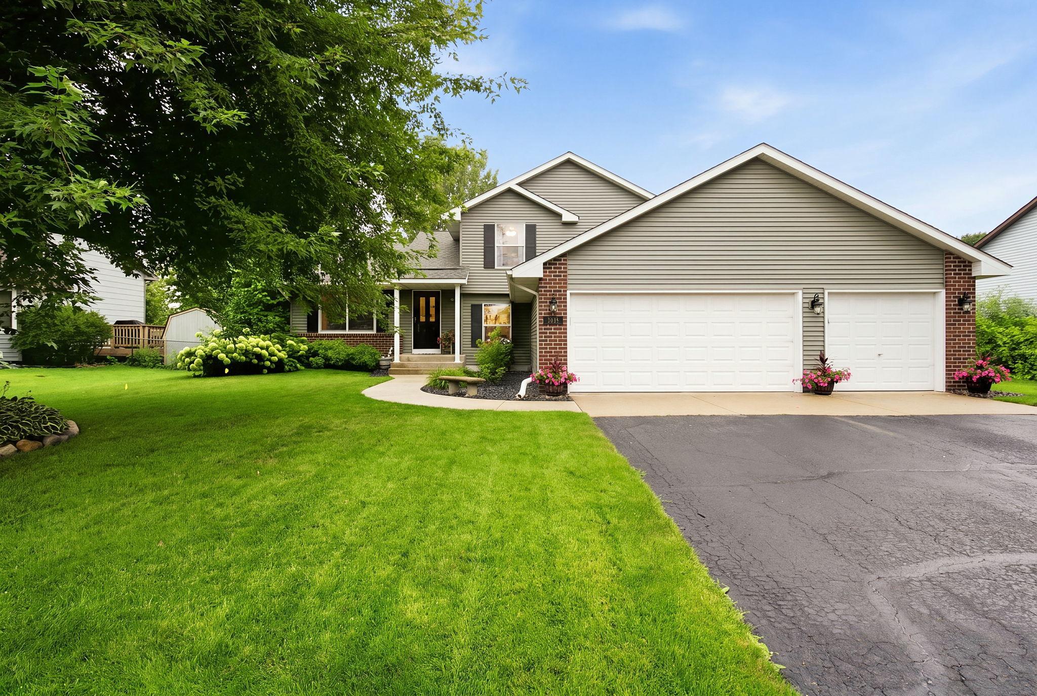 6204 176th Street W Property Photo 1