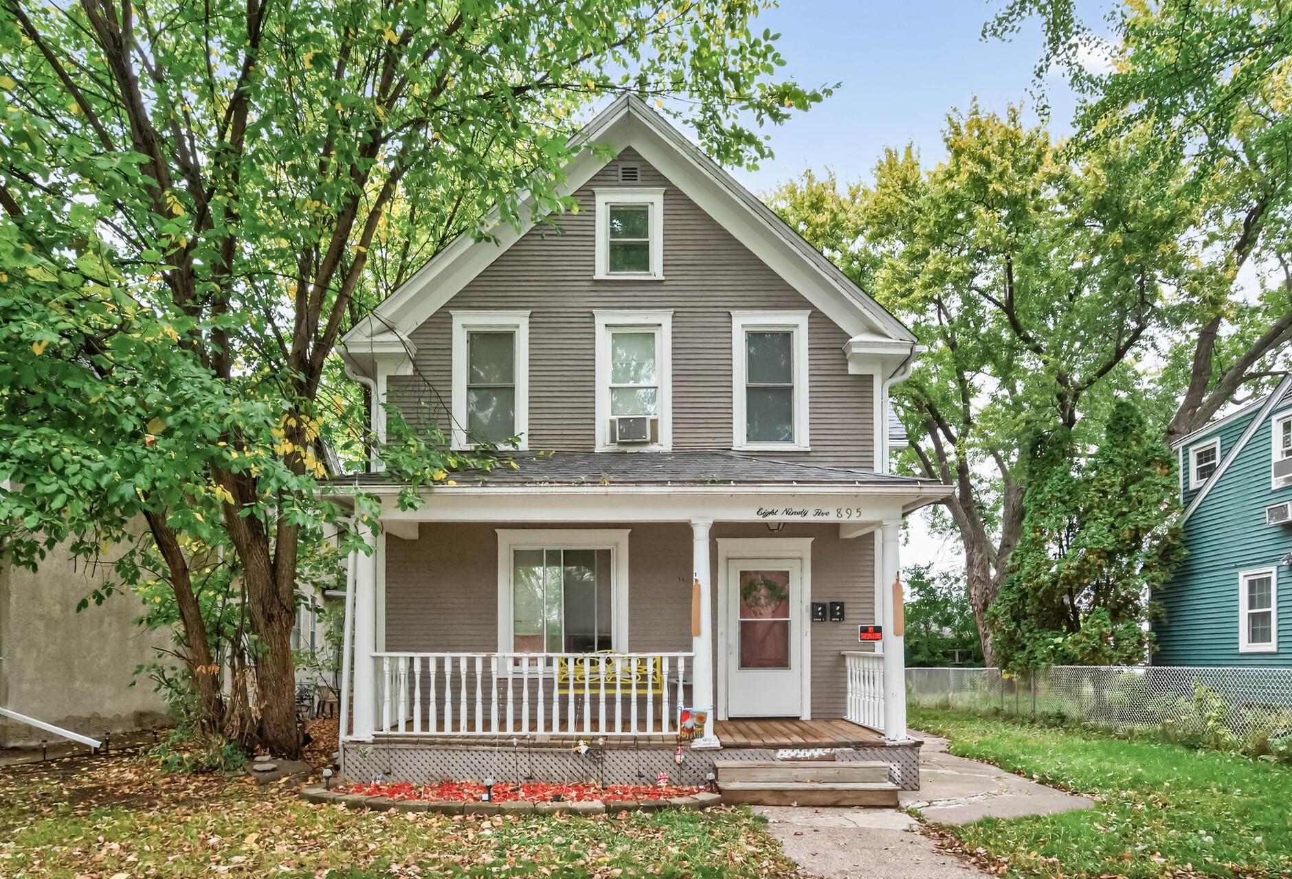 895 Rose Avenue E Property Photo 1