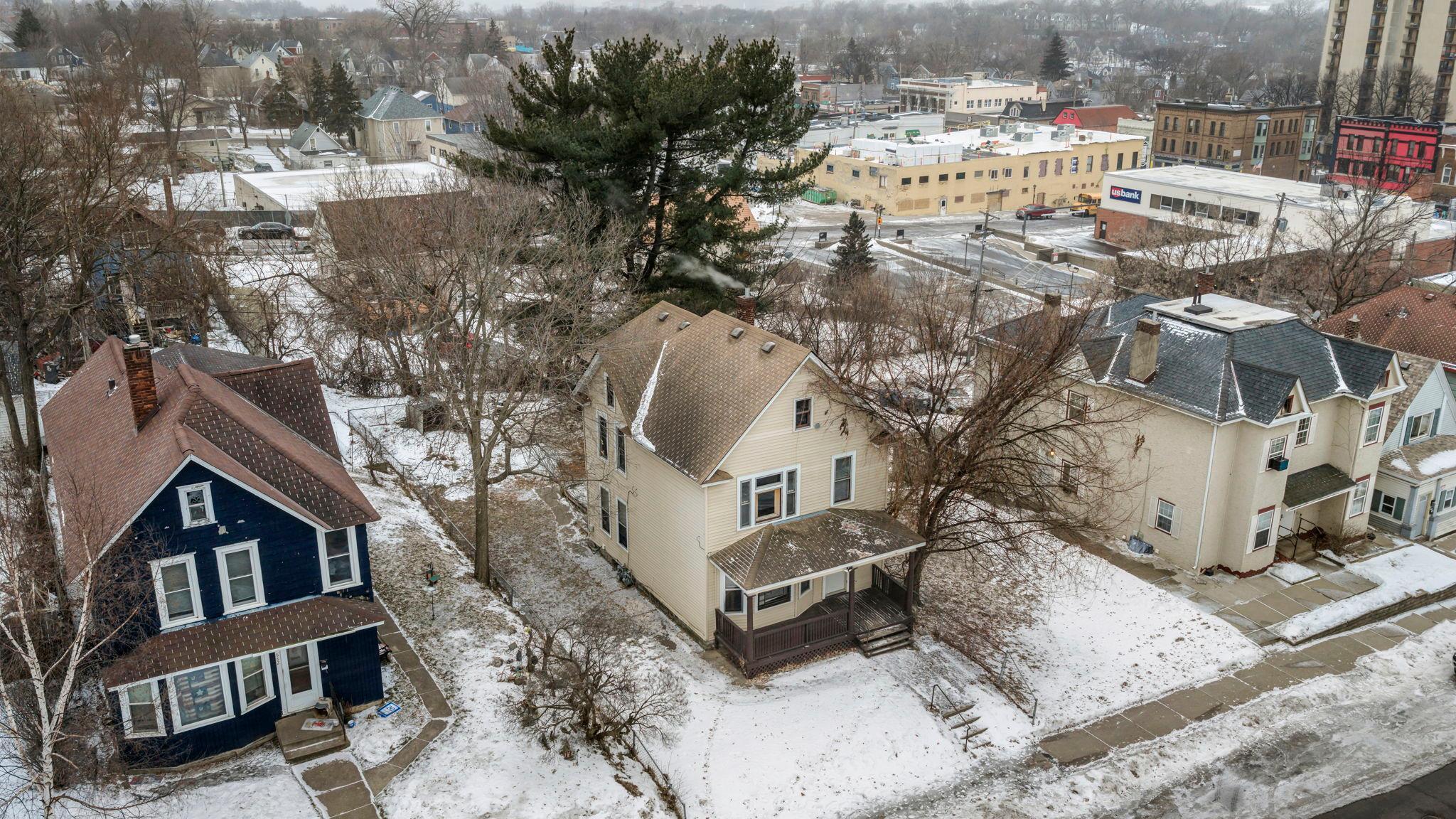 680 Lawson Avenue E Property Photo 2