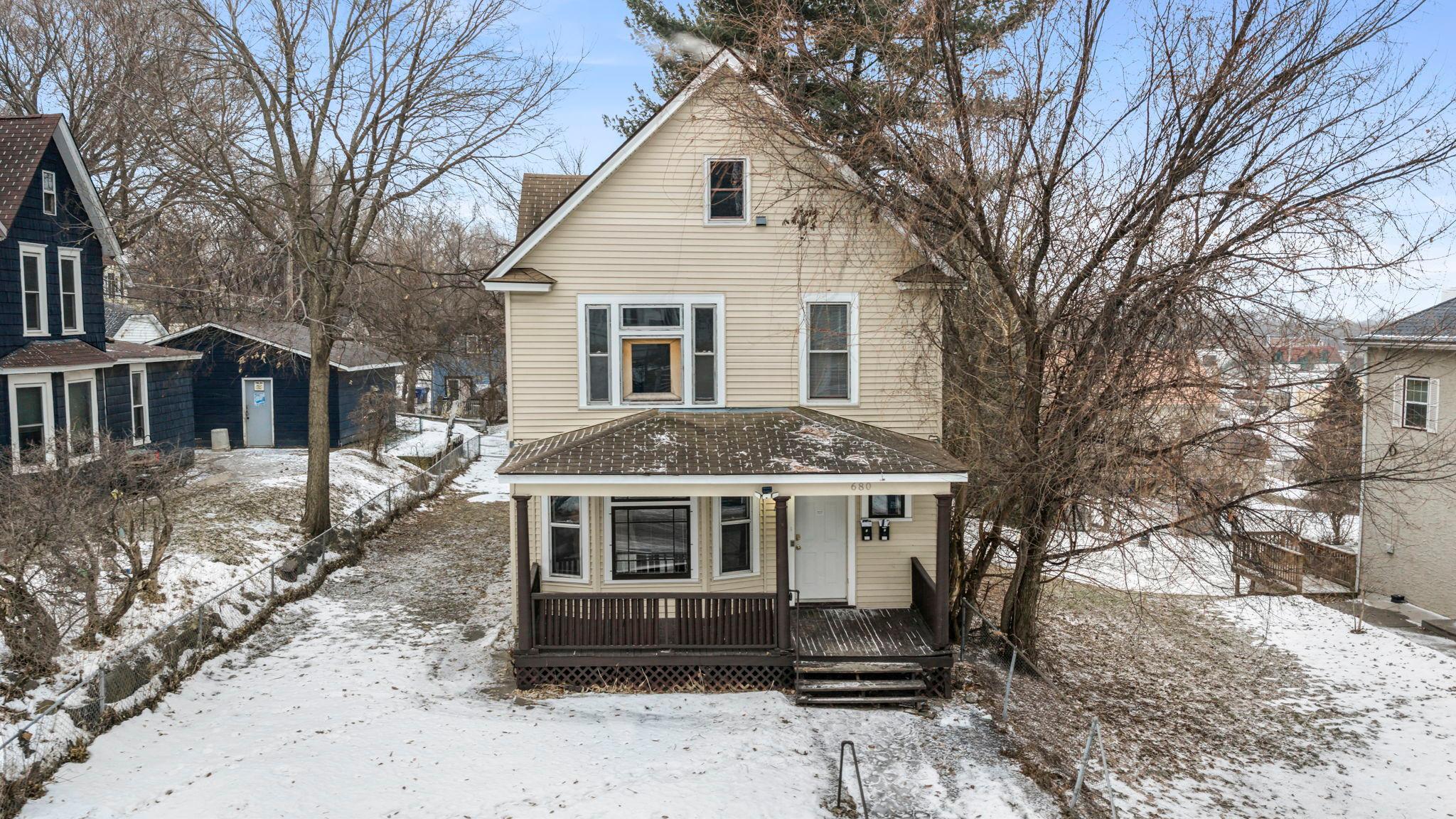 680 Lawson Avenue E Property Photo 4