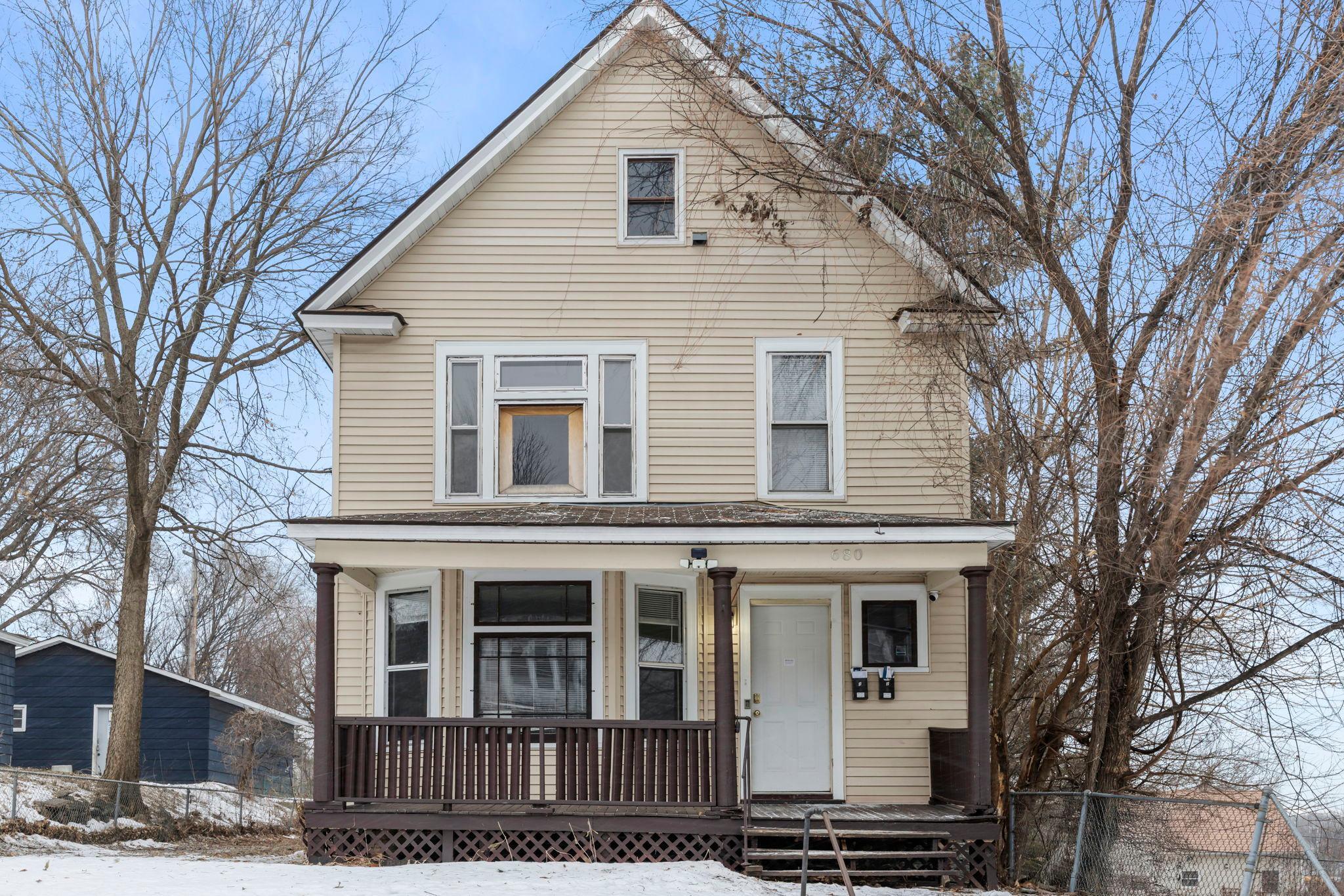 680 Lawson Avenue E Property Photo 8