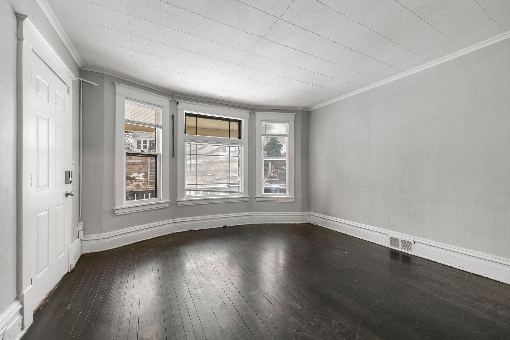 680 Lawson Avenue E Property Photo 13