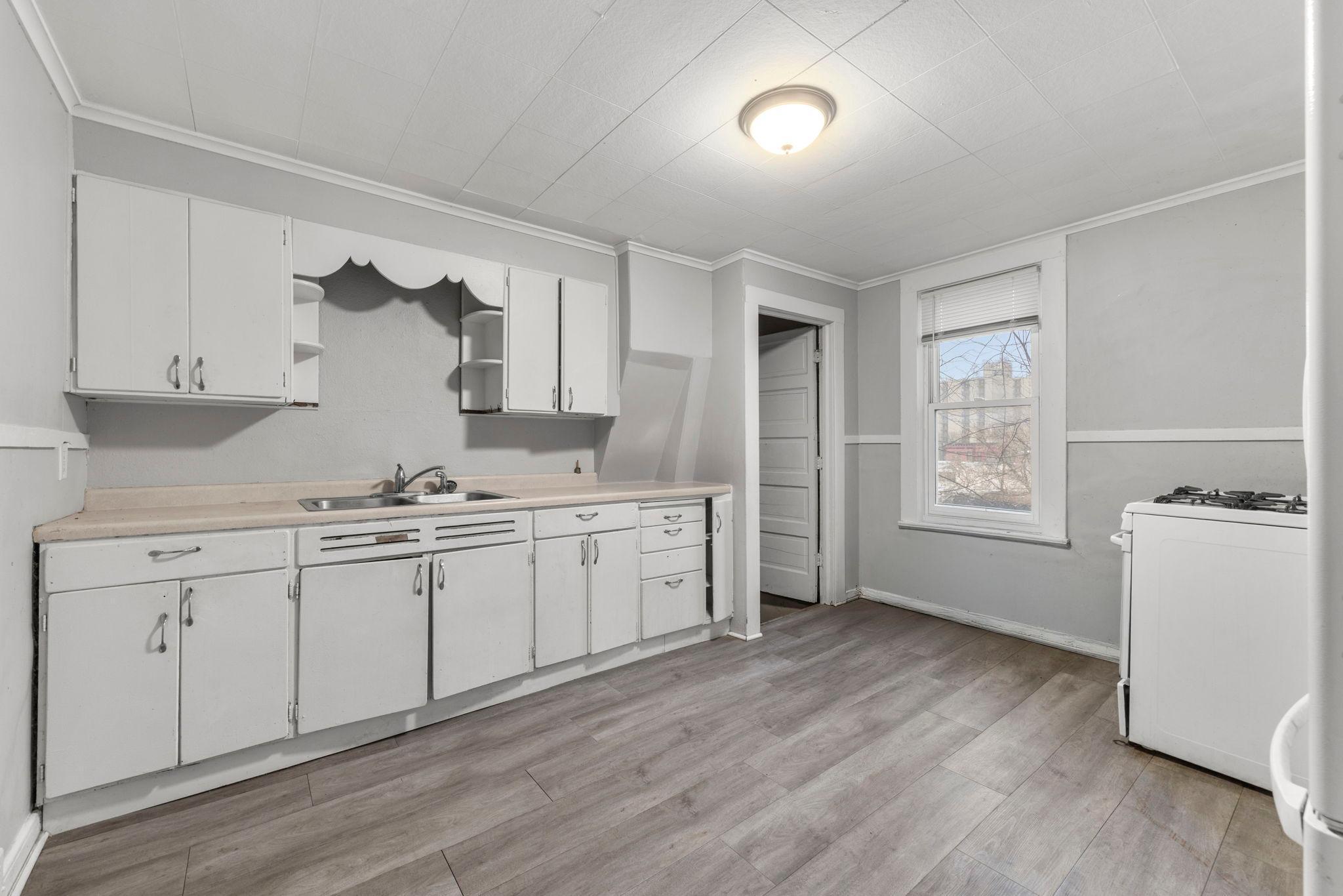 680 Lawson Avenue E Property Photo 19