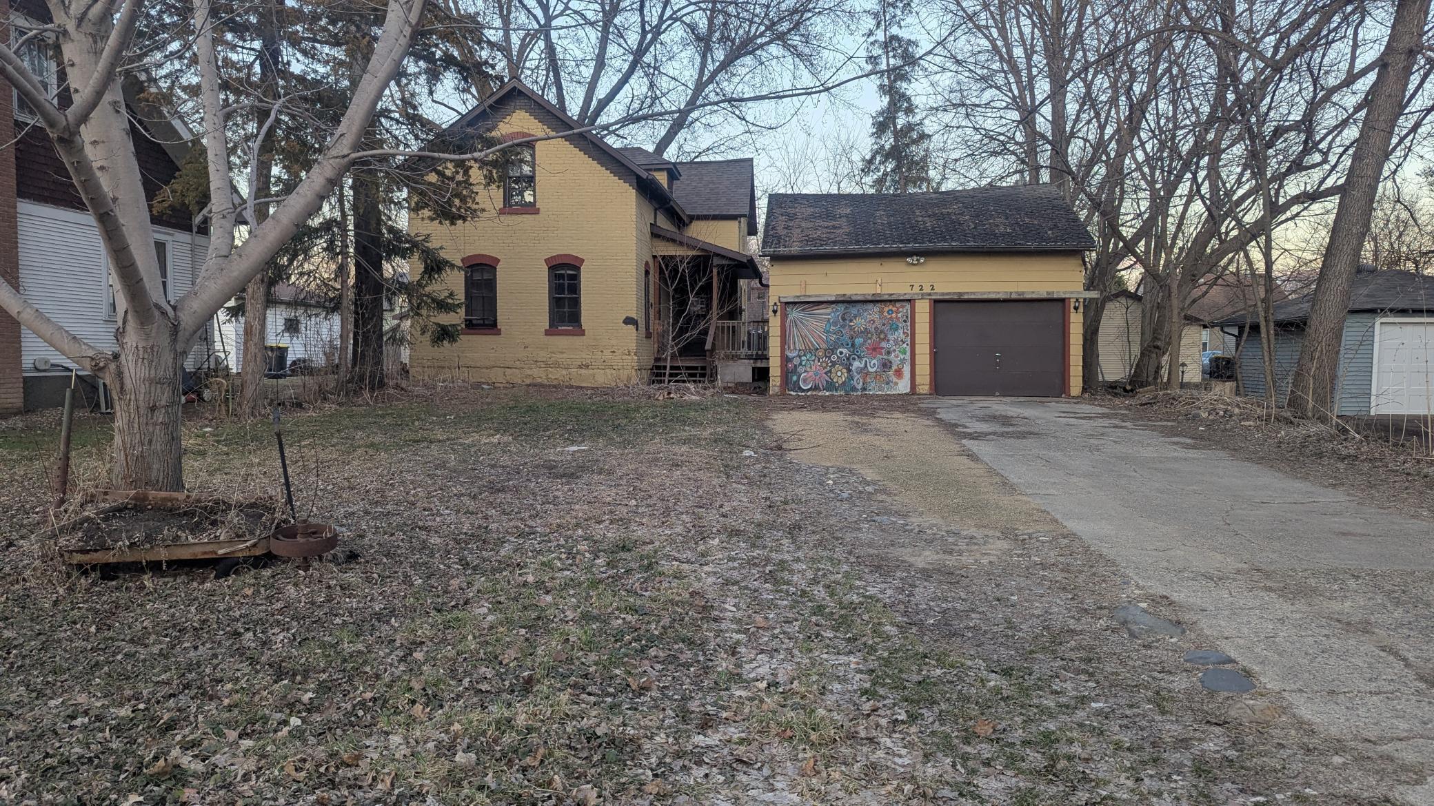 722 Range Street Property Photo 1