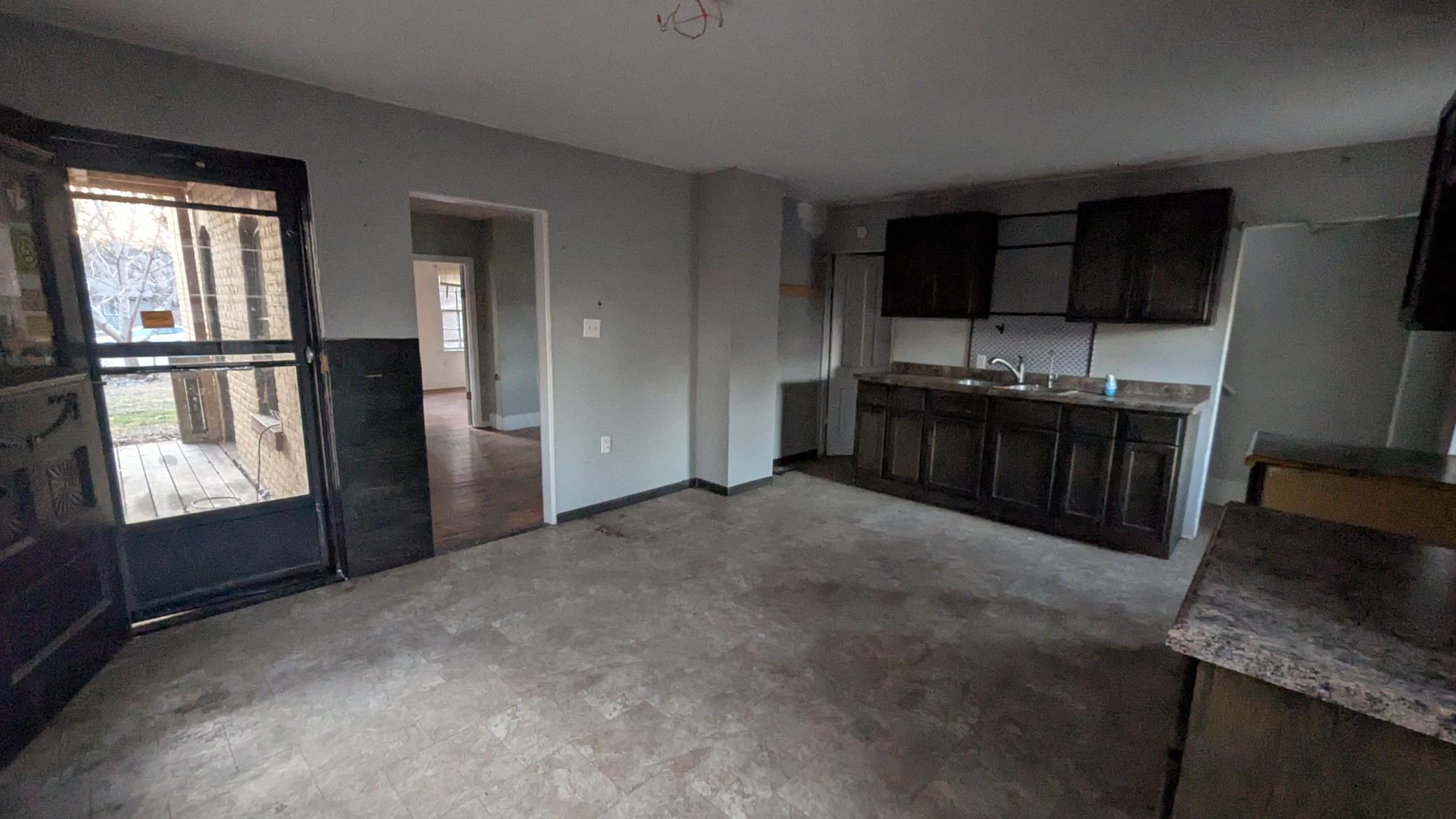 722 Range Street Property Photo 2