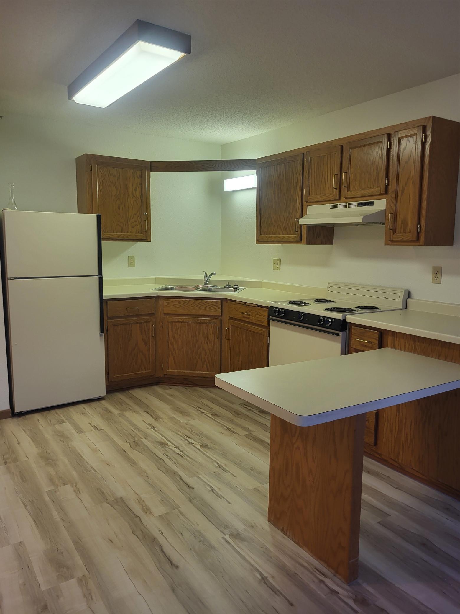 609 Main Street S 3 Property Photo 1