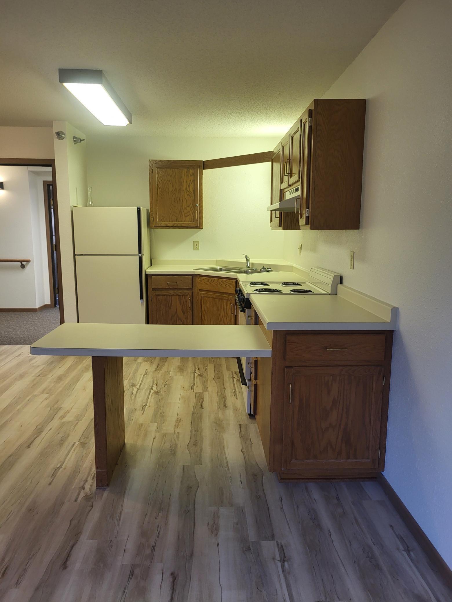 609 Main Street S 3 Property Photo 2