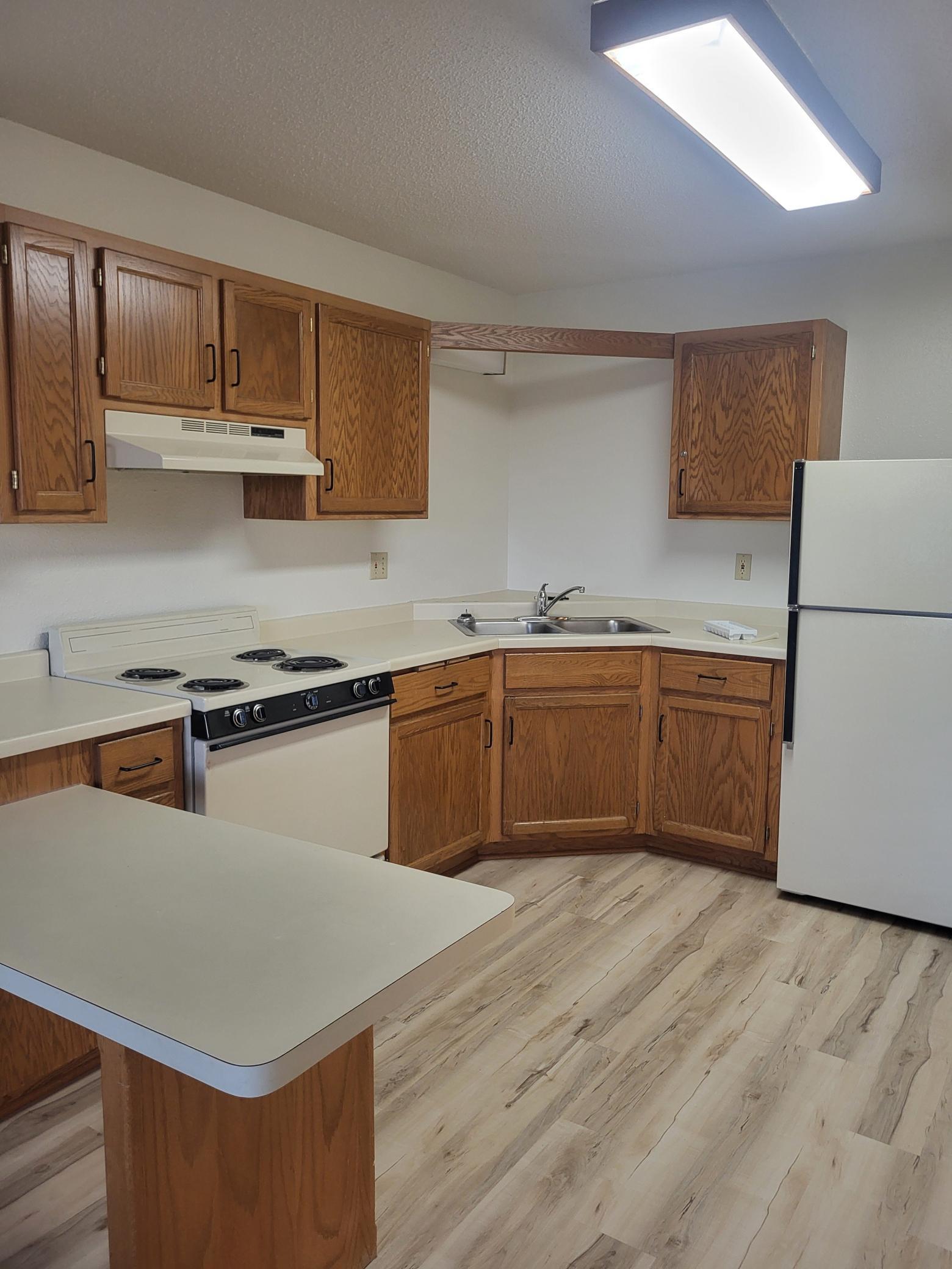 609 Main Street S 4 Property Photo 1