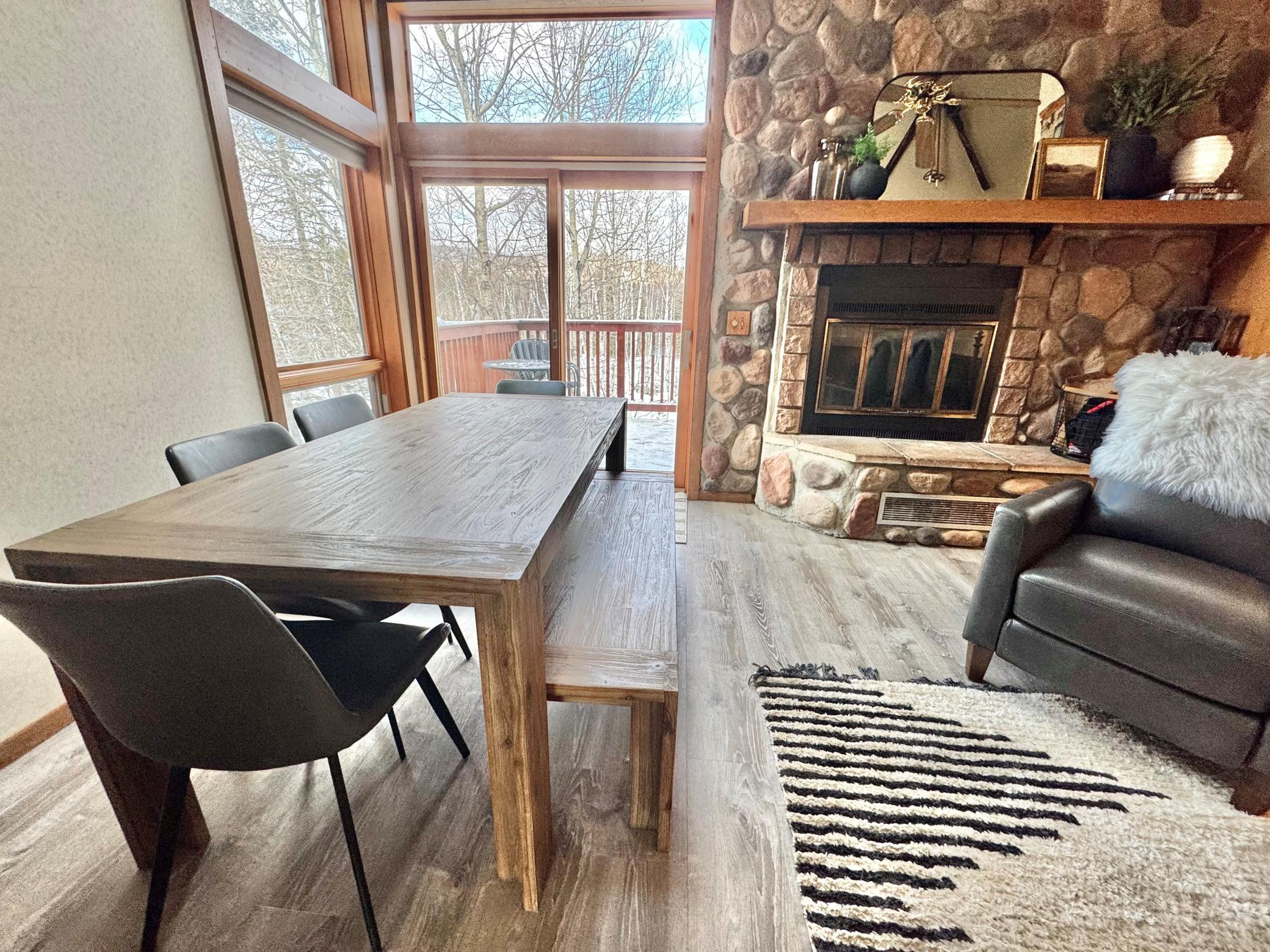 511 Moose Mountain Drive Property Photo 3