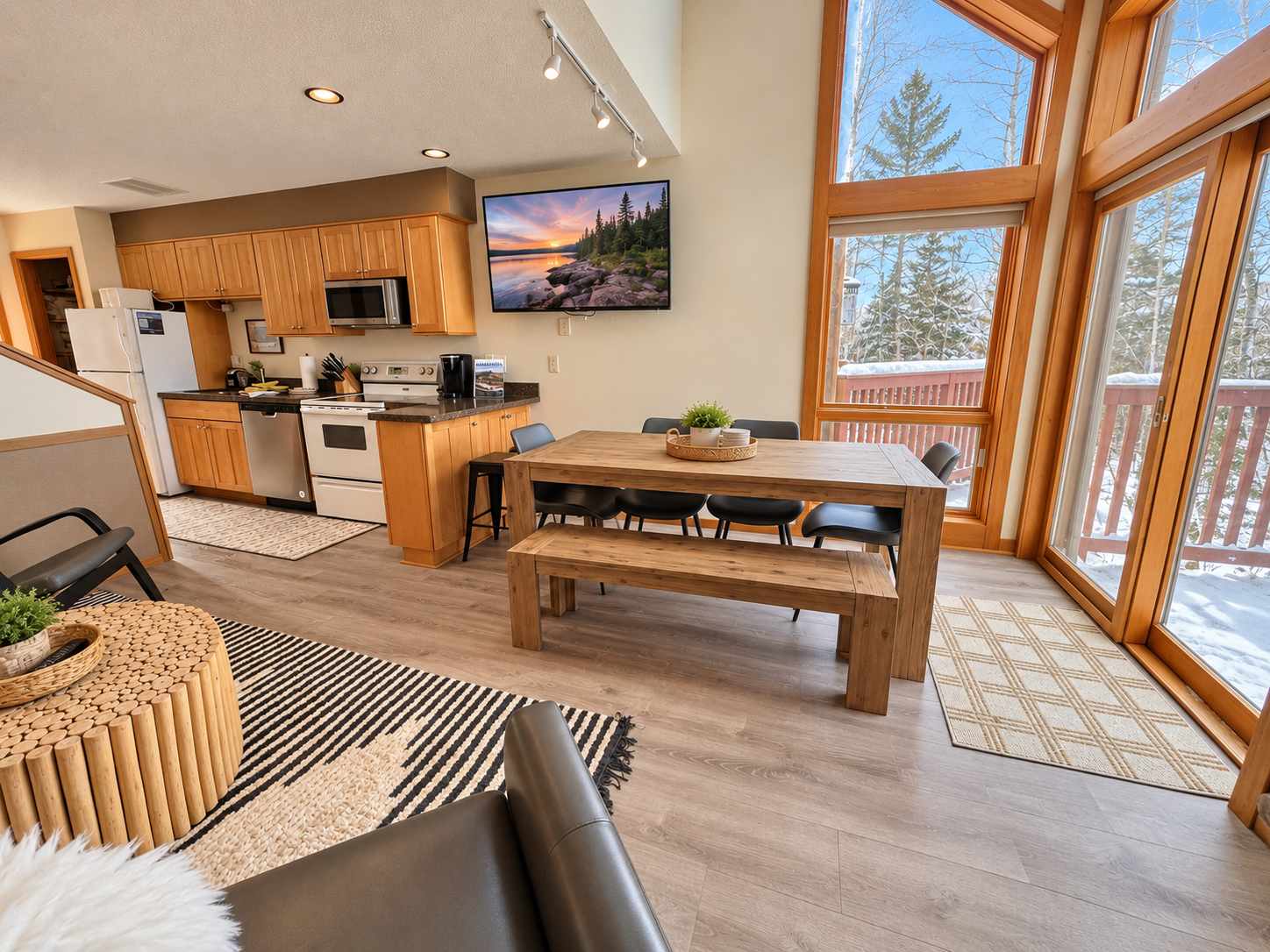 511 Moose Mountain Drive Property Photo 4
