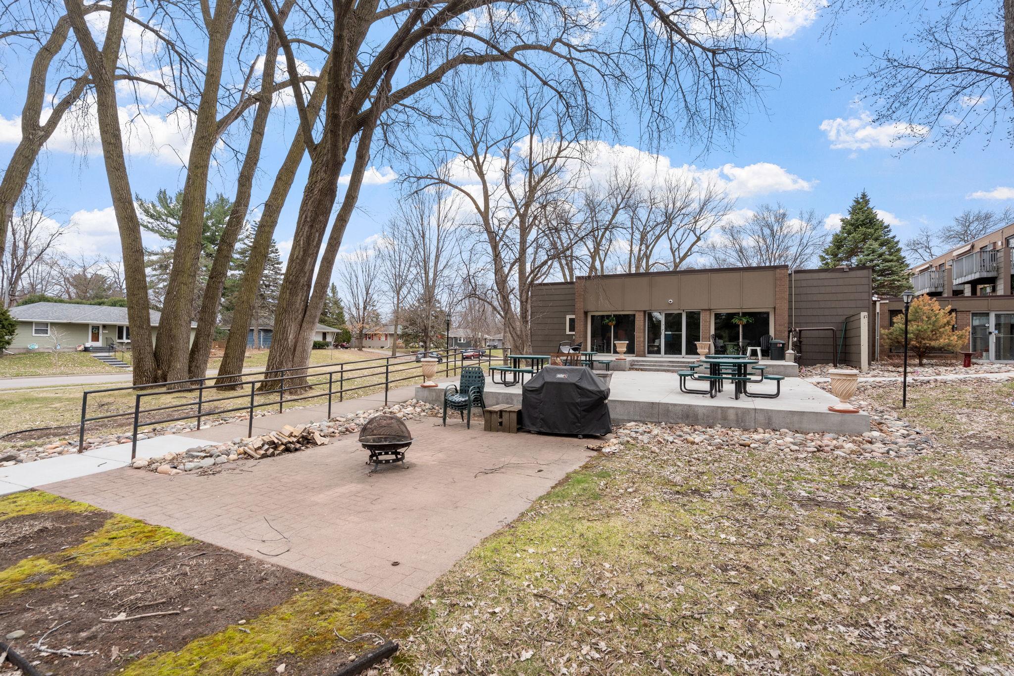 2800 Hamline Avenue N 329 Property Photo 5