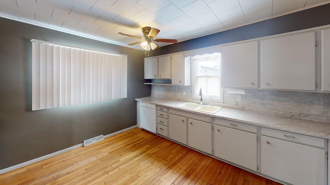 105 3rd Street Se Property Photo 4