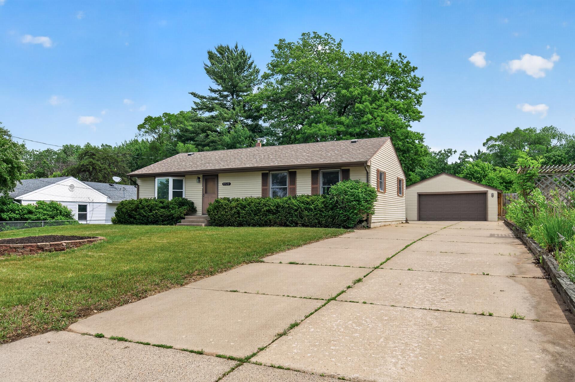 7939 Pleasant View Drive Ne Property Photo 1