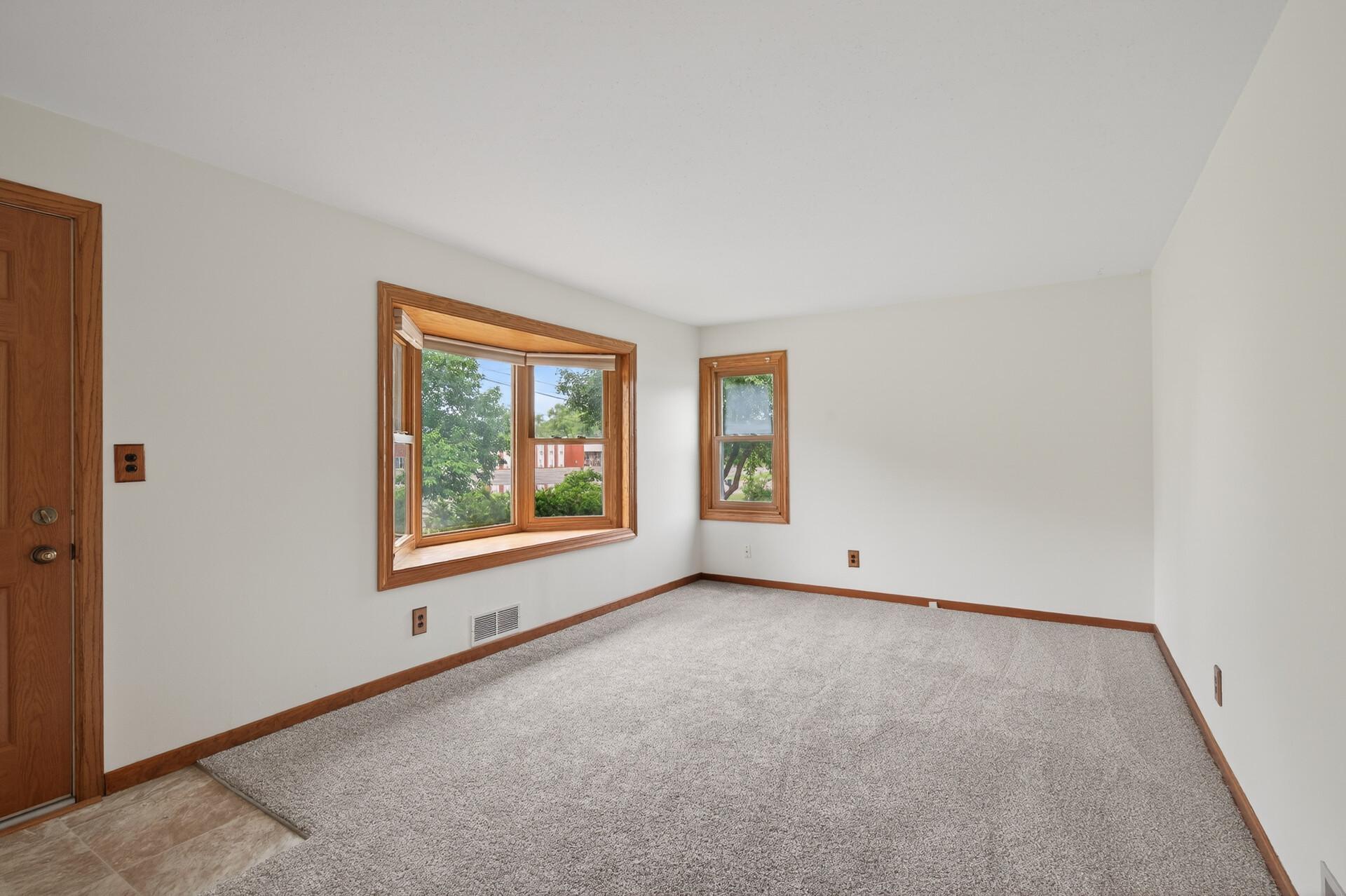 7939 Pleasant View Drive Ne Property Photo 5