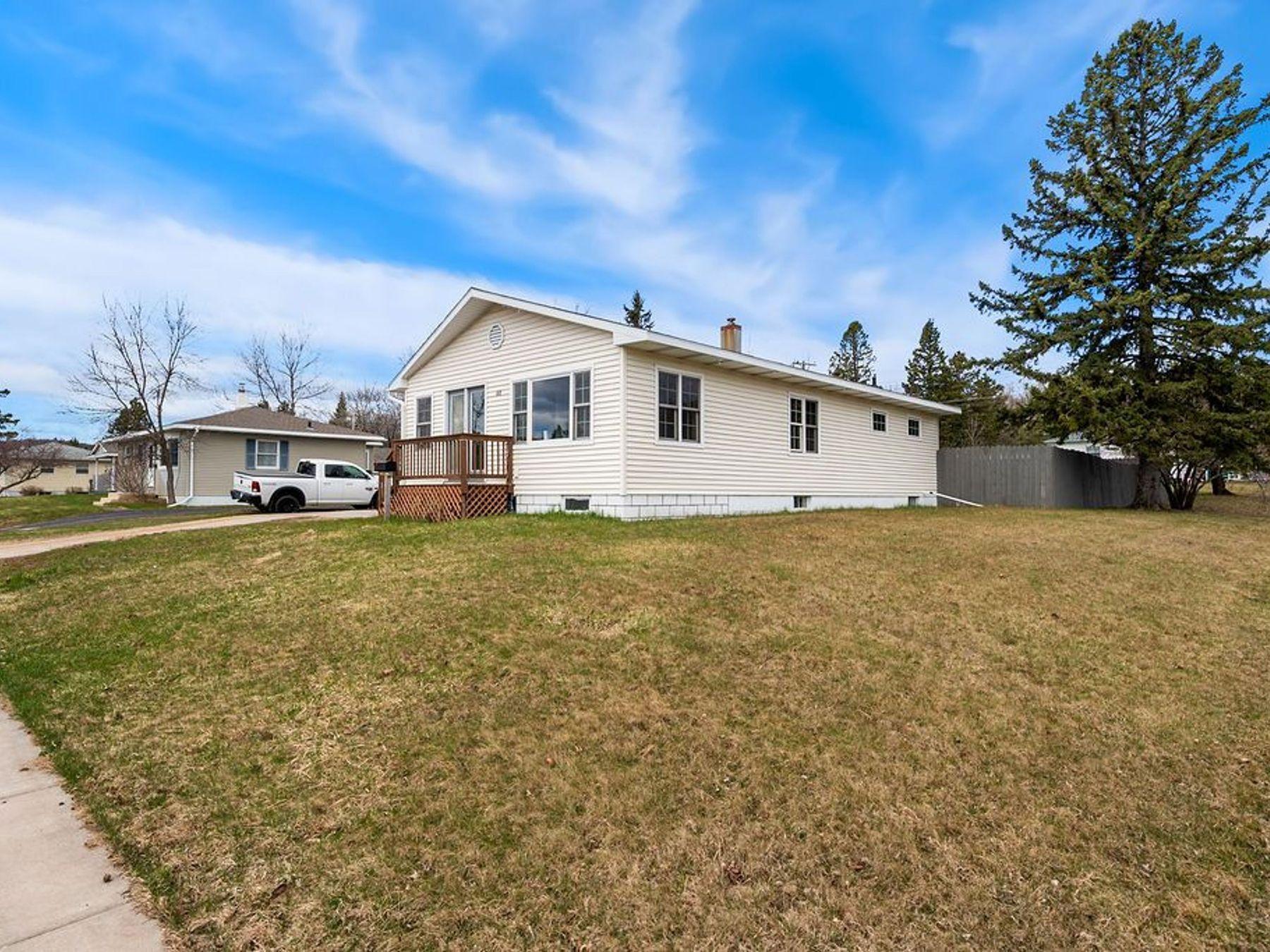 68 Edison Boulevard Property Photo 2