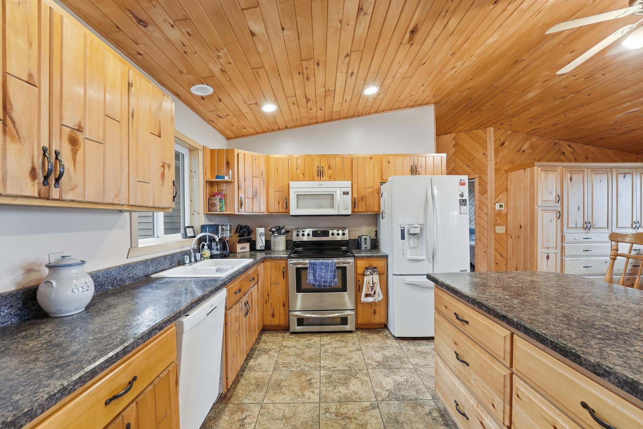 15740 River Lake Drive Property Photo 14
