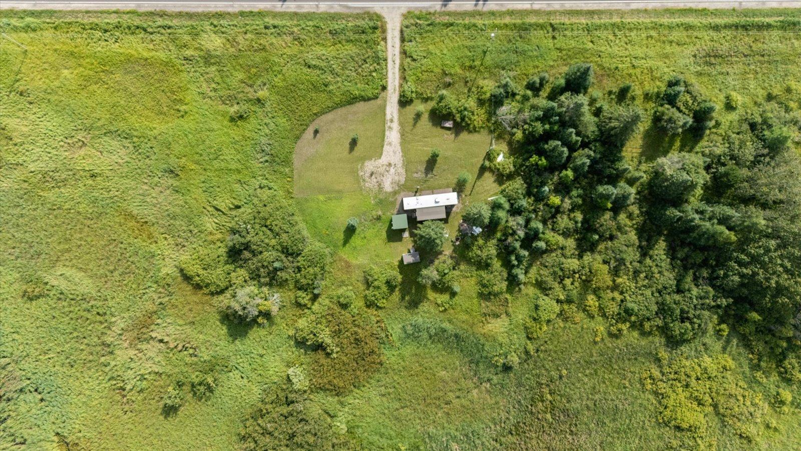 9401 Samuelson Road Property Photo 3