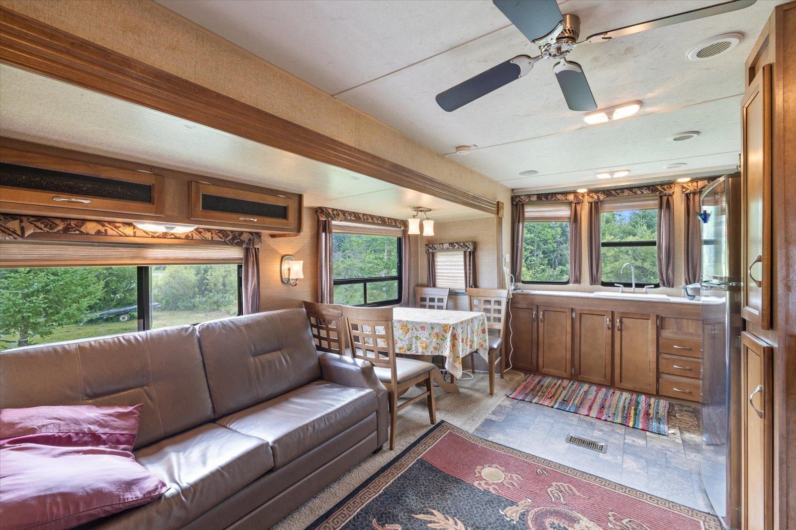 9401 Samuelson Road Property Photo 26