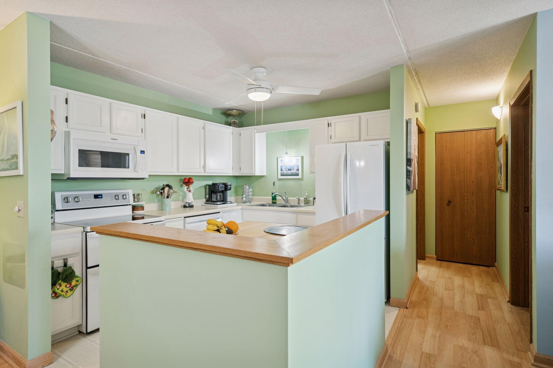 2601 Kenzie Terrace 330 Property Photo 13