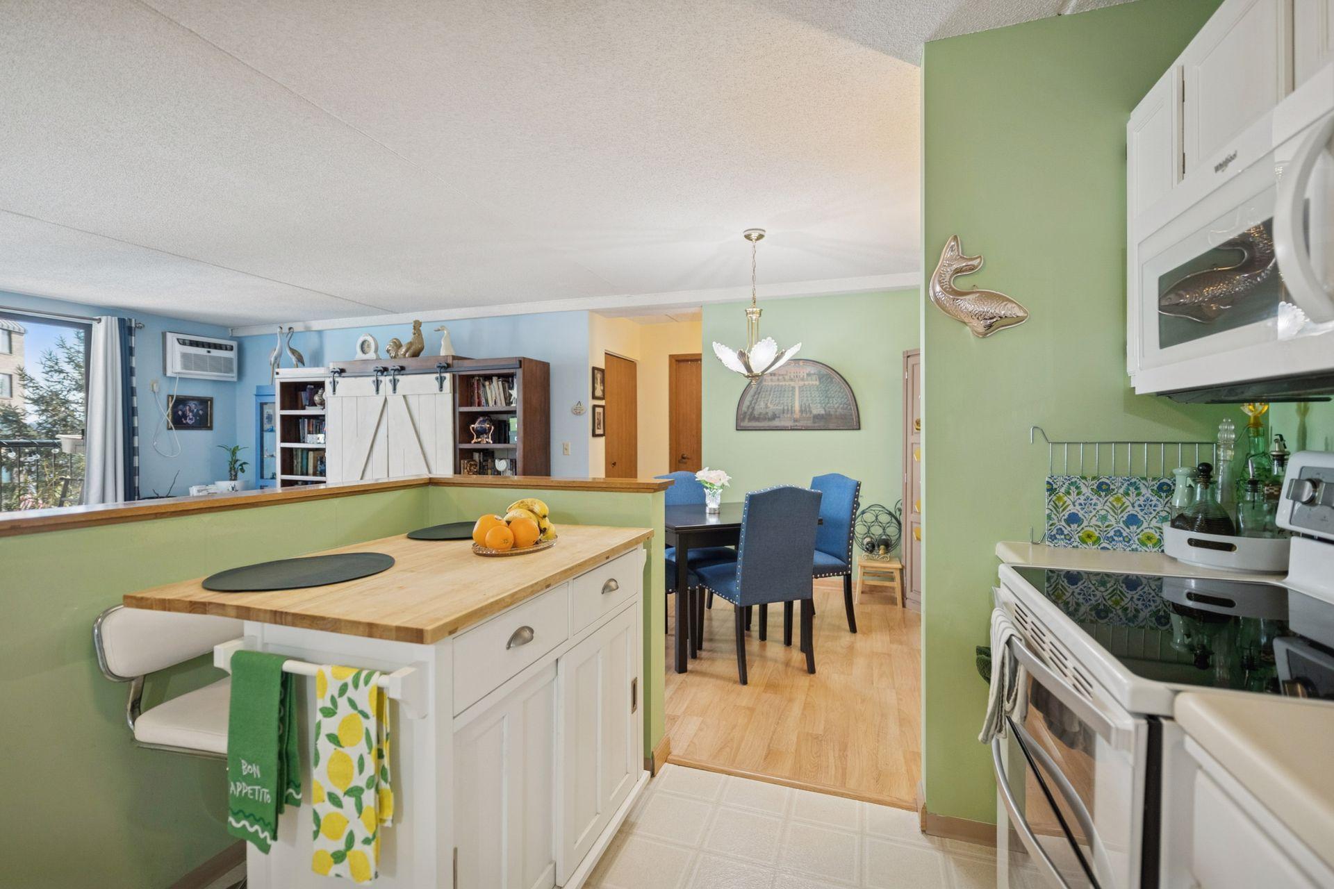 2601 Kenzie Terrace 330 Property Photo 14