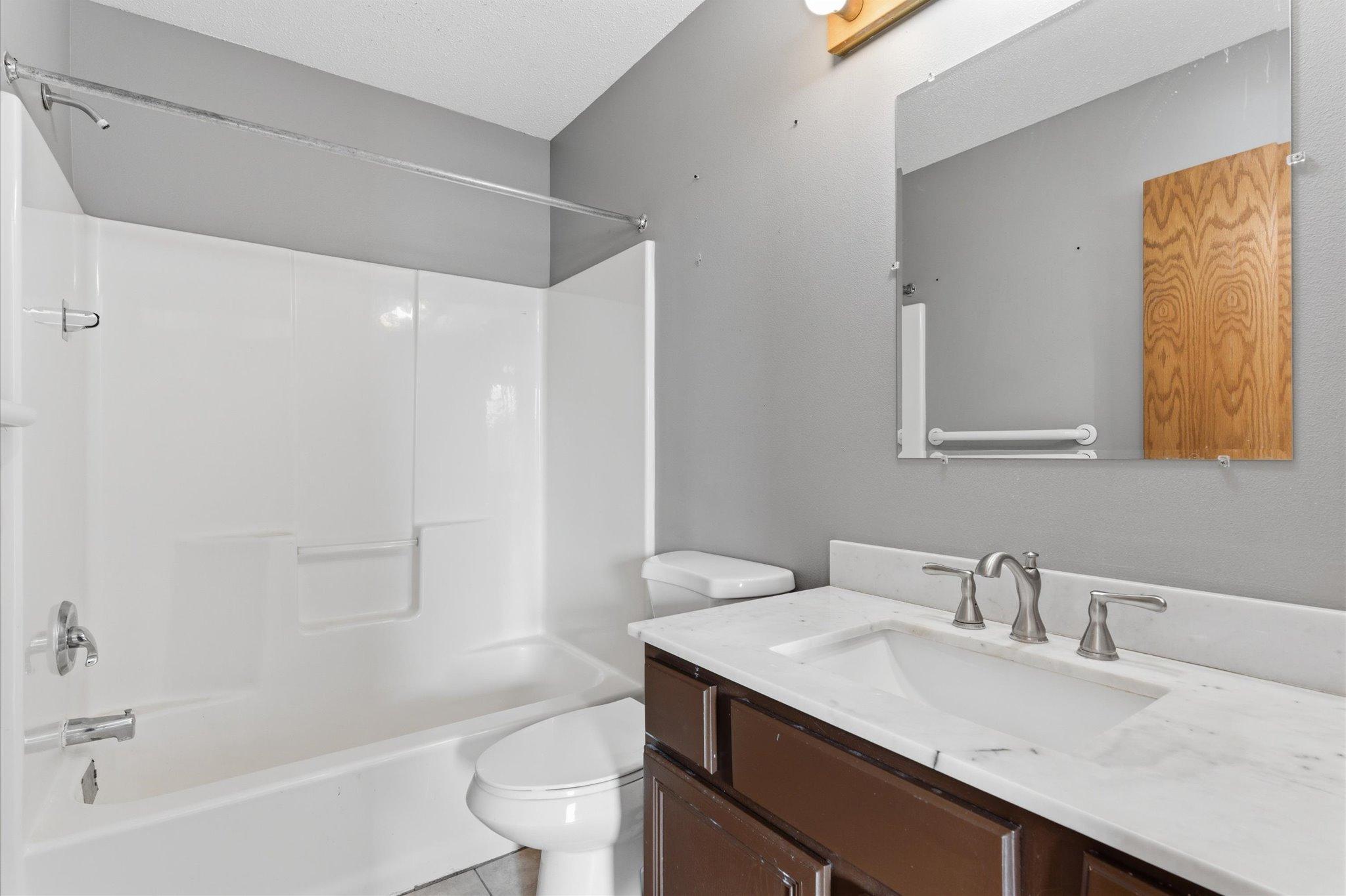 2822 Addison Avenue Property Photo 14