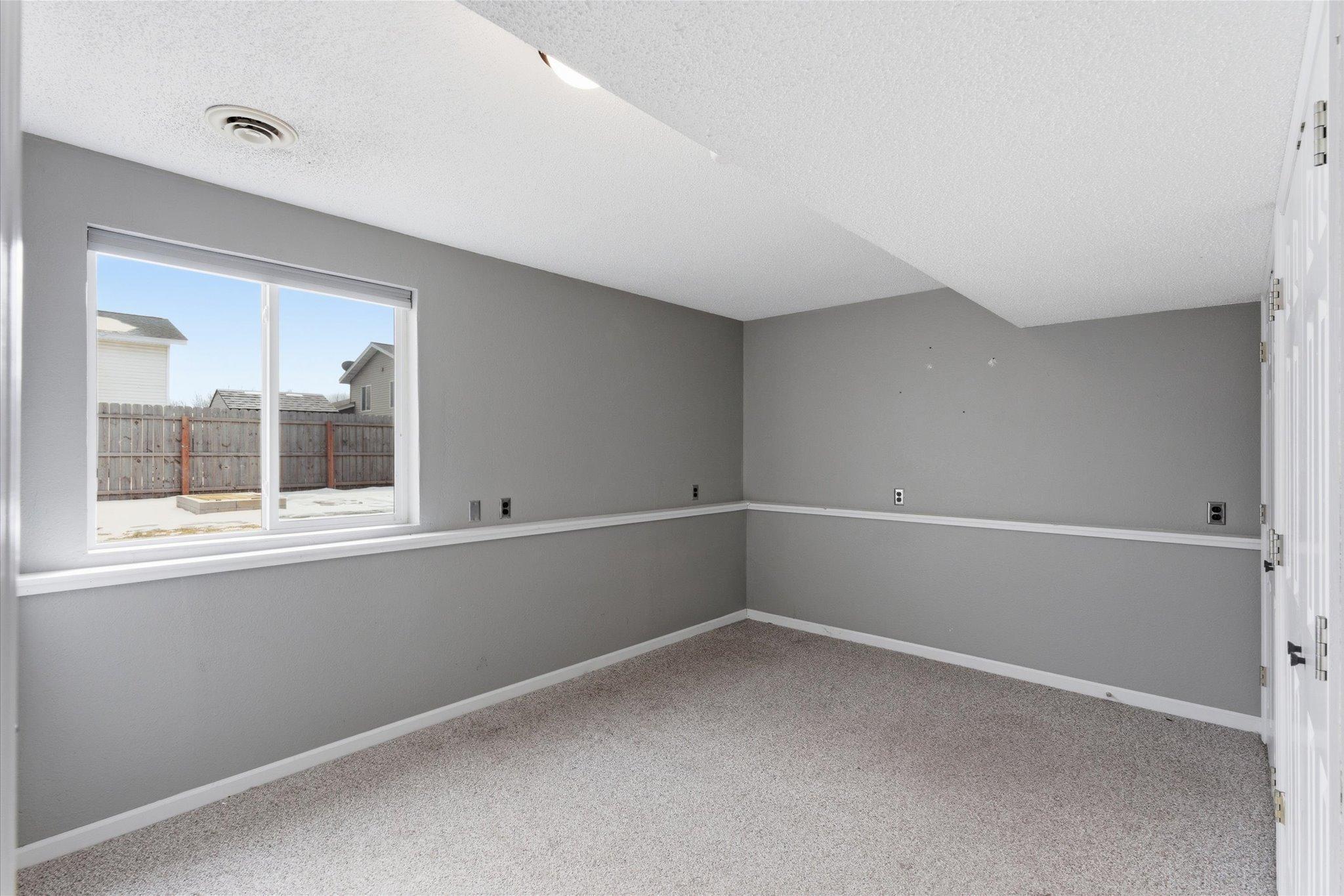 2822 Addison Avenue Property Photo 15