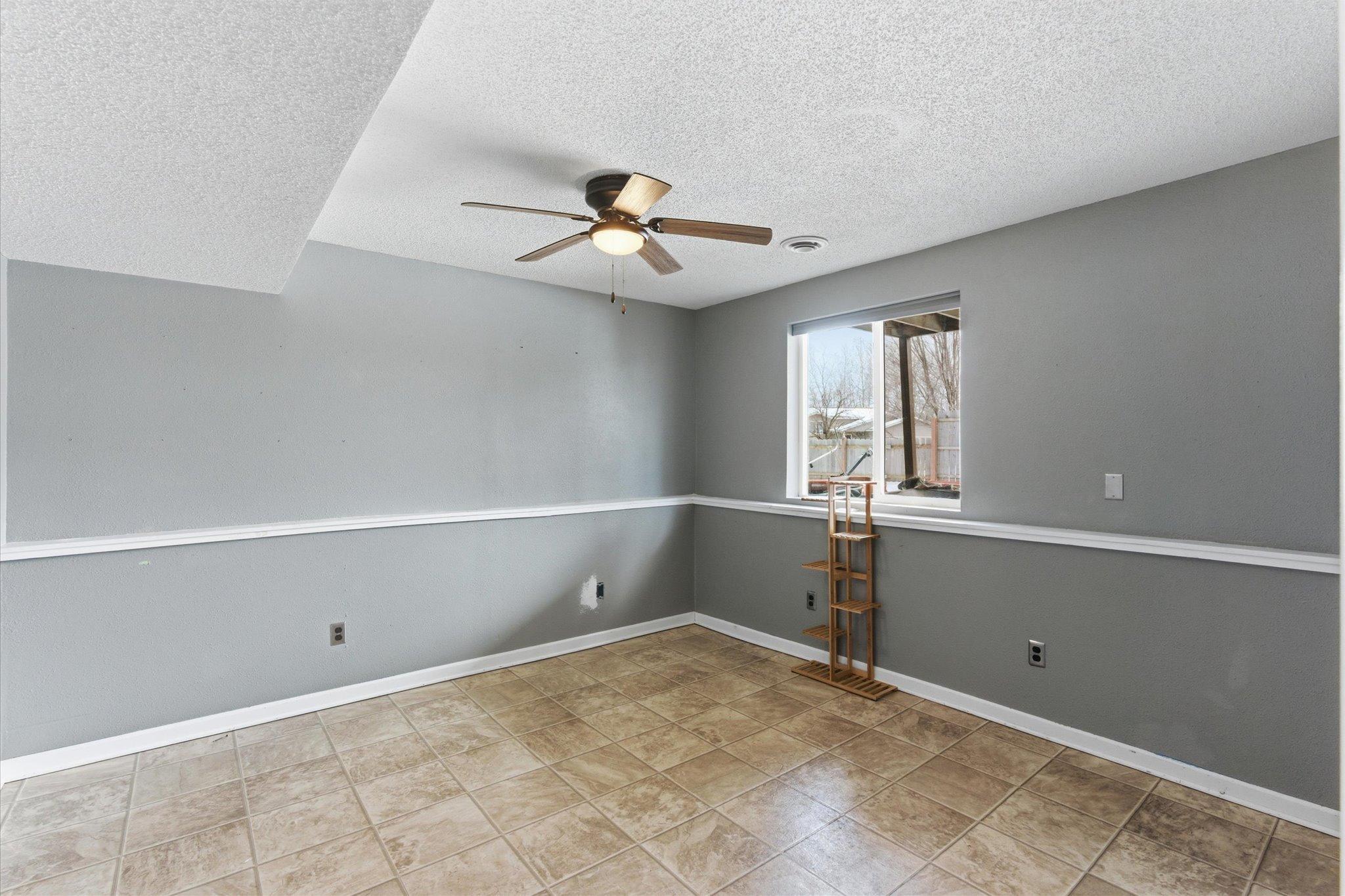 2822 Addison Avenue Property Photo 17