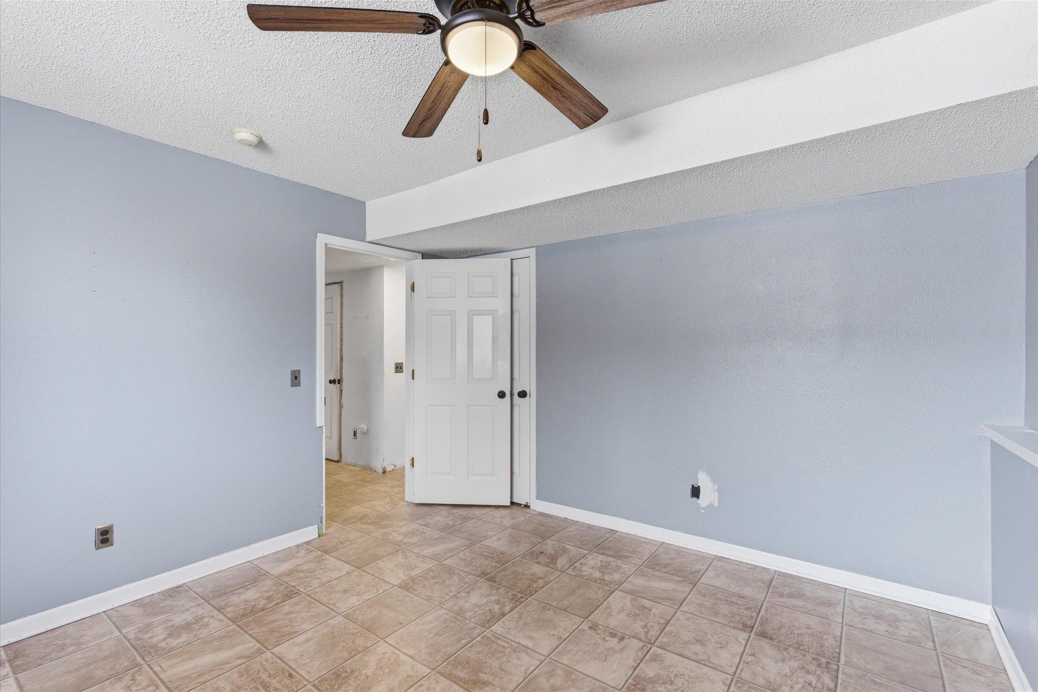 2822 Addison Avenue Property Photo 18