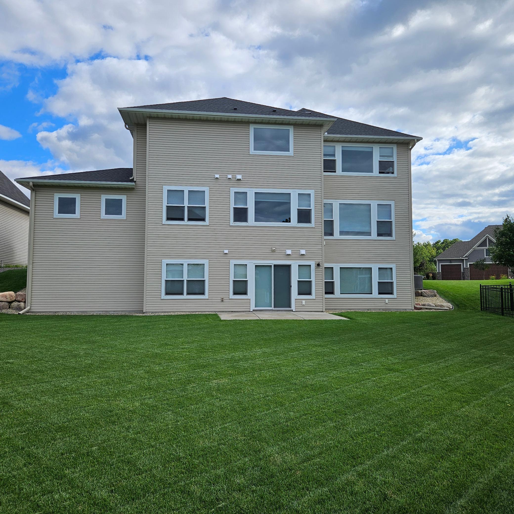 10922 Brookside Trail N Property Photo 4